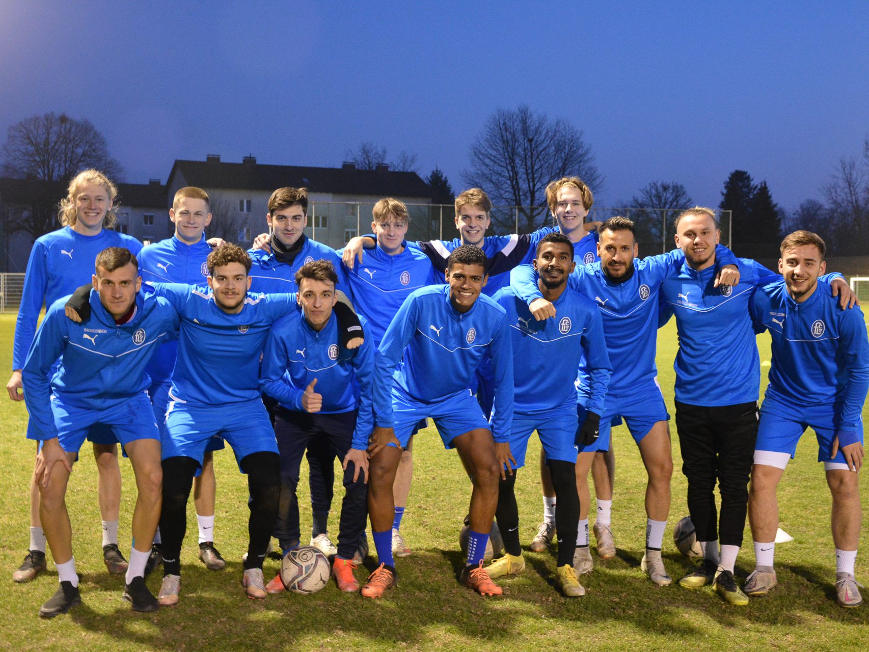 Die Kampfmannschaft des FC Lustenau freut sich schon auf die professionelle Umgebung, die sie nächsten Sommer erwartet. Die Kampfmannschaft des FC Lustenau freut sich schon auf die professionelle Umgebung, die sie nächsten Sommer erwartet.