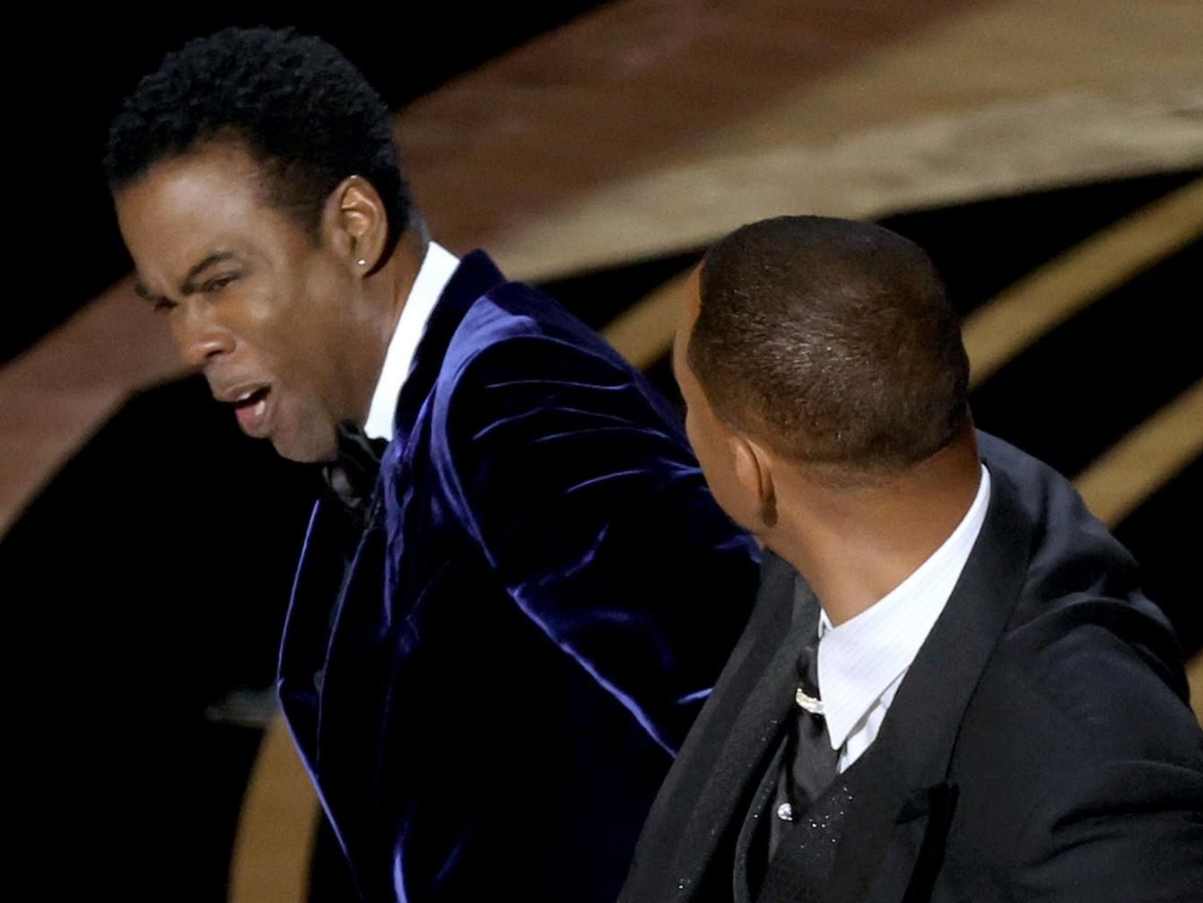 Auf der Oscar-Bühne: Will Smith verpasst Chris Rock eine Ohrfeige! Auf der Oscar-Bühne: Will Smith verpasst Chris Rock eine Ohrfeige!