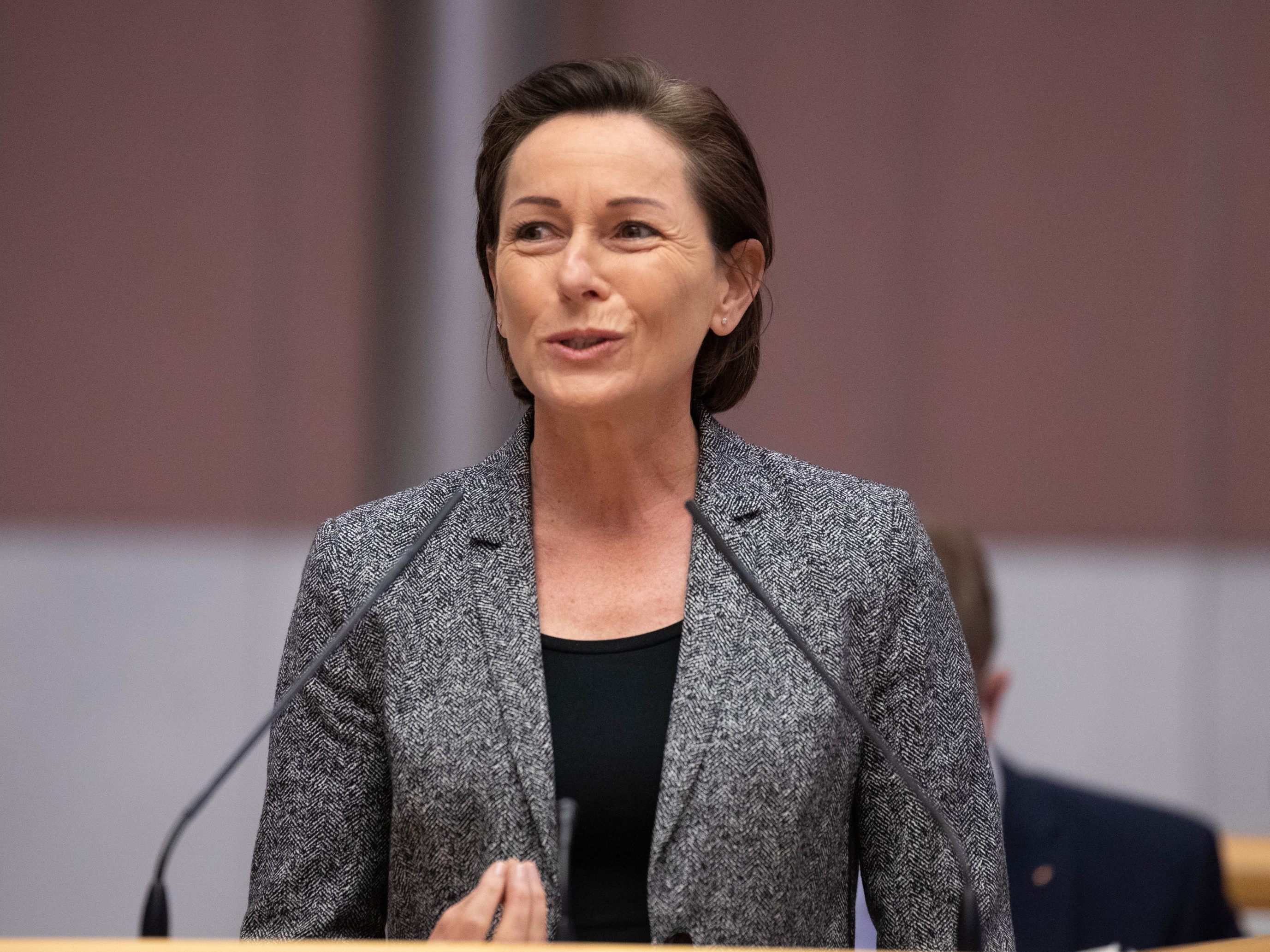 Martina Rüscher äußert sich kritisch zur Aussetzung der Impfpflicht. Martina Rüscher äußert sich kritisch zur Aussetzung der Impfpflicht.