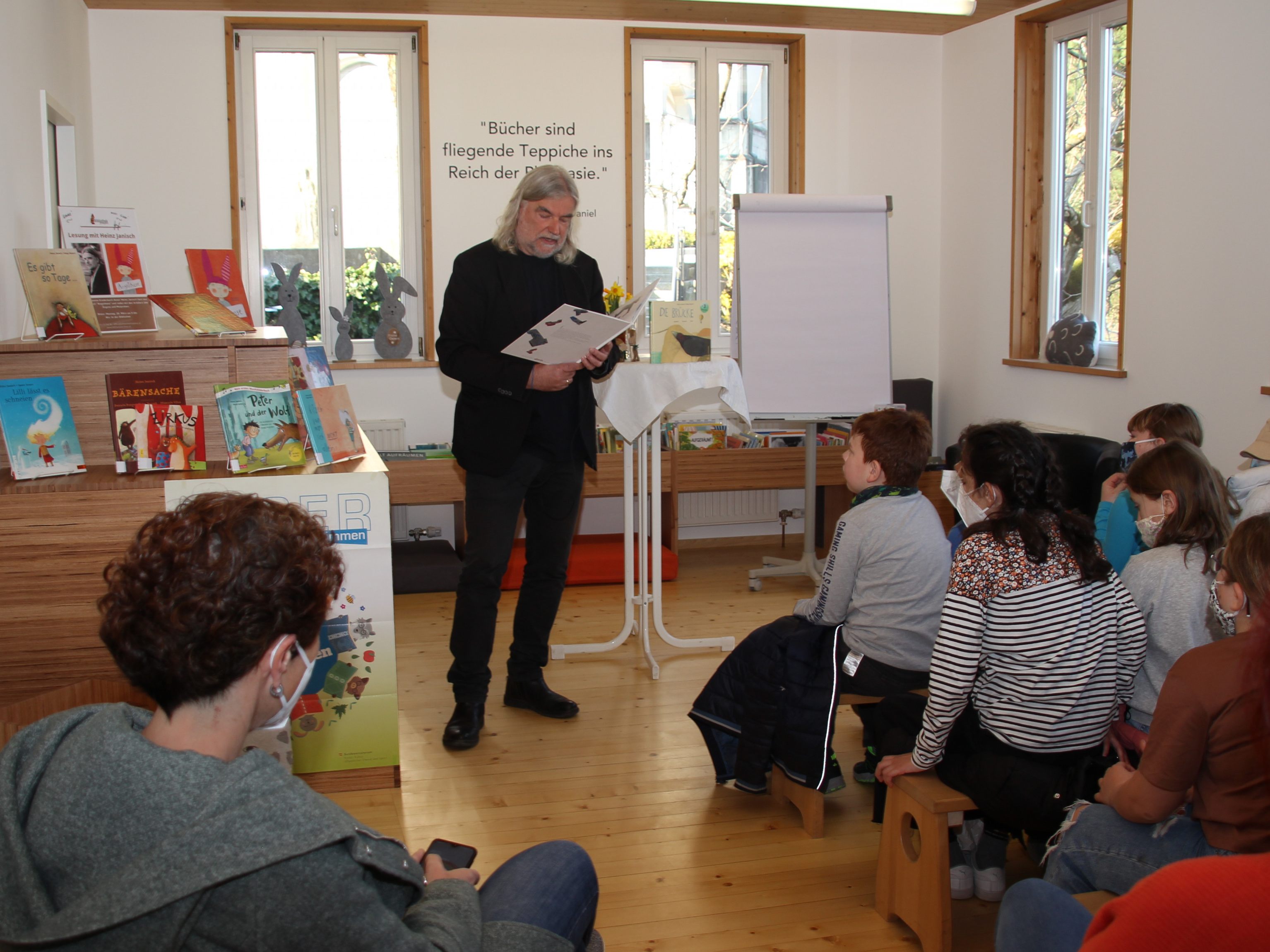 Von wegen Angsthasen: Die Schüler der Volksschule Hofen stellten viele mutige Fragen.