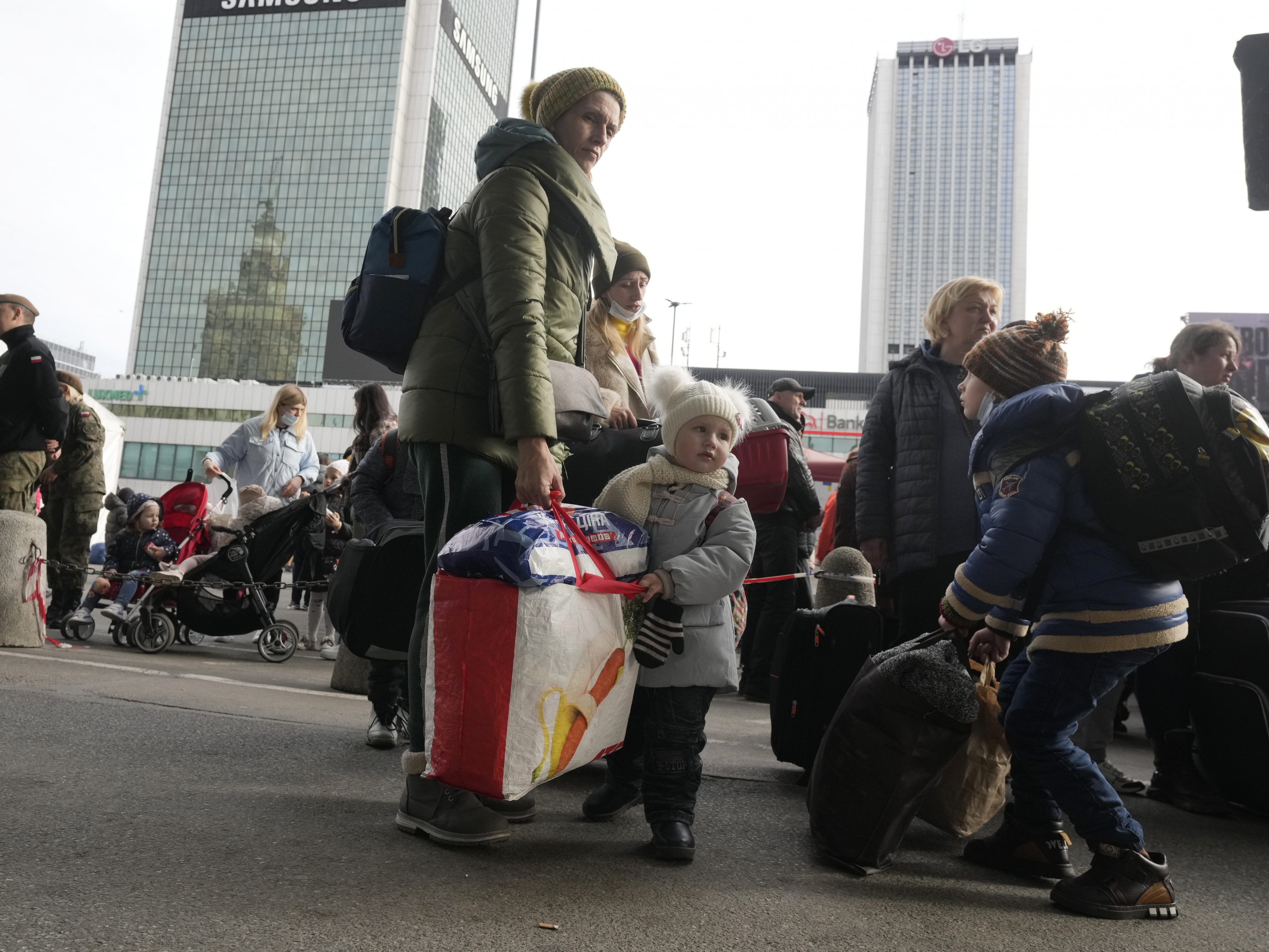 Allein am Sonntag kamen 27.000 Menschen in Polen an. Allein am Sonntag kamen 27.000 Menschen in Polen an.