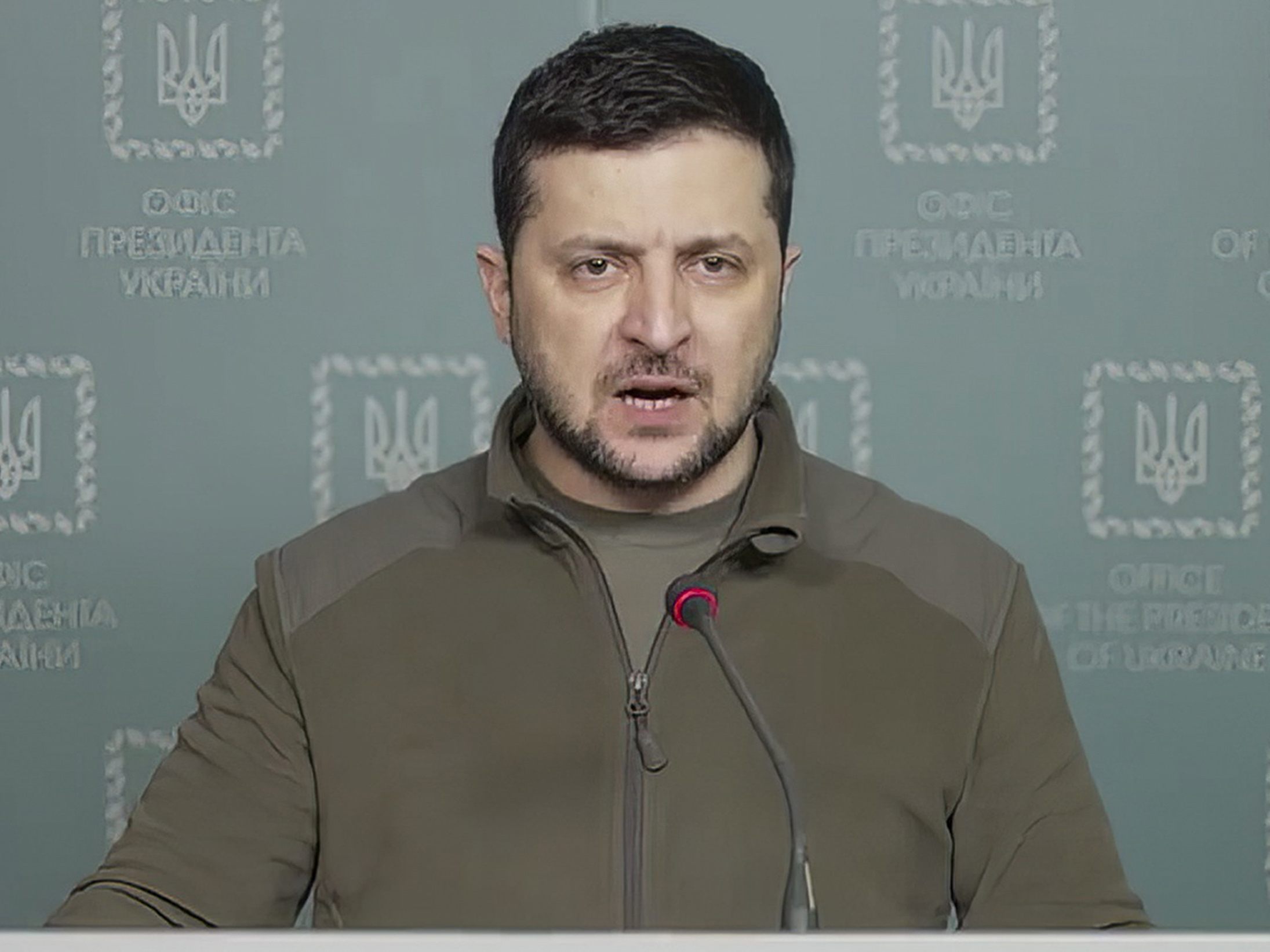 Der ukrainische Präsident Wolodymyr Selenskyj rief zu einer täglichen Schweigeminutefür die Kriegsopfer auf