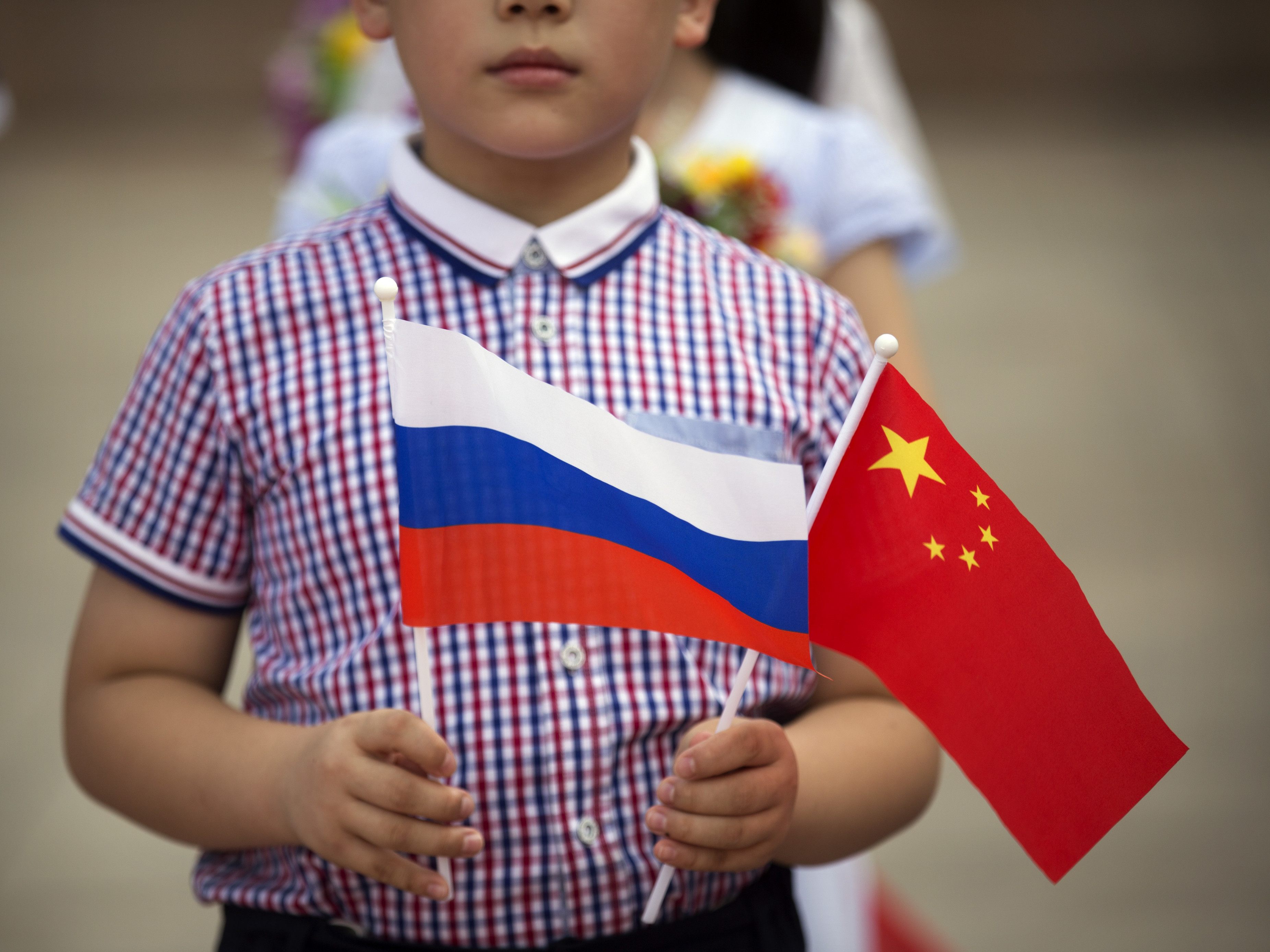 China schickt laut eigenen Angaben keine Waffen oder Munition an die Konflikt-Parteien. China schickt laut eigenen Angaben keine Waffen oder Munition an die Konflikt-Parteien.