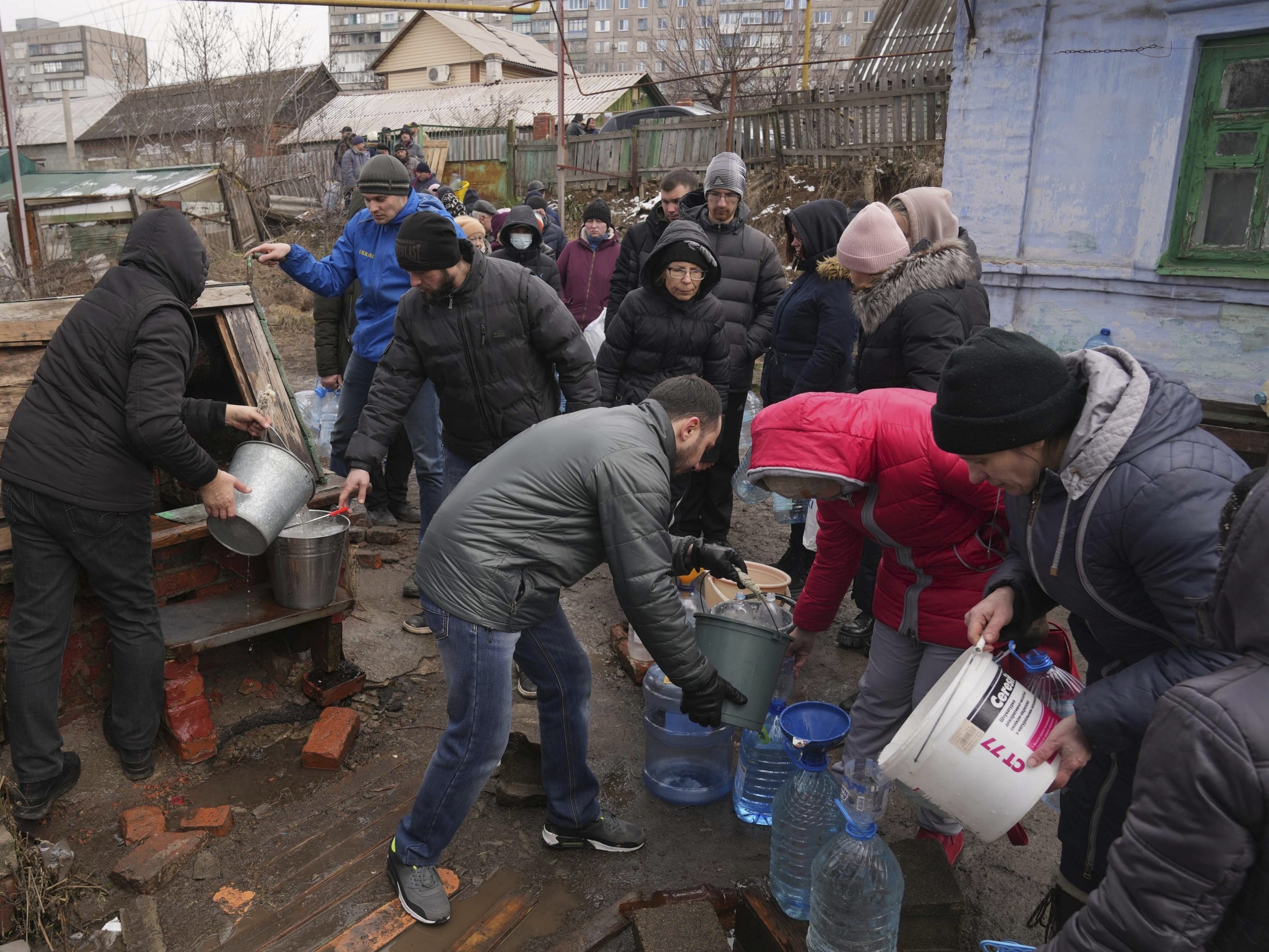 Den Menschen in Mariupol fehlt es an Wasser und Lebensmitteln.