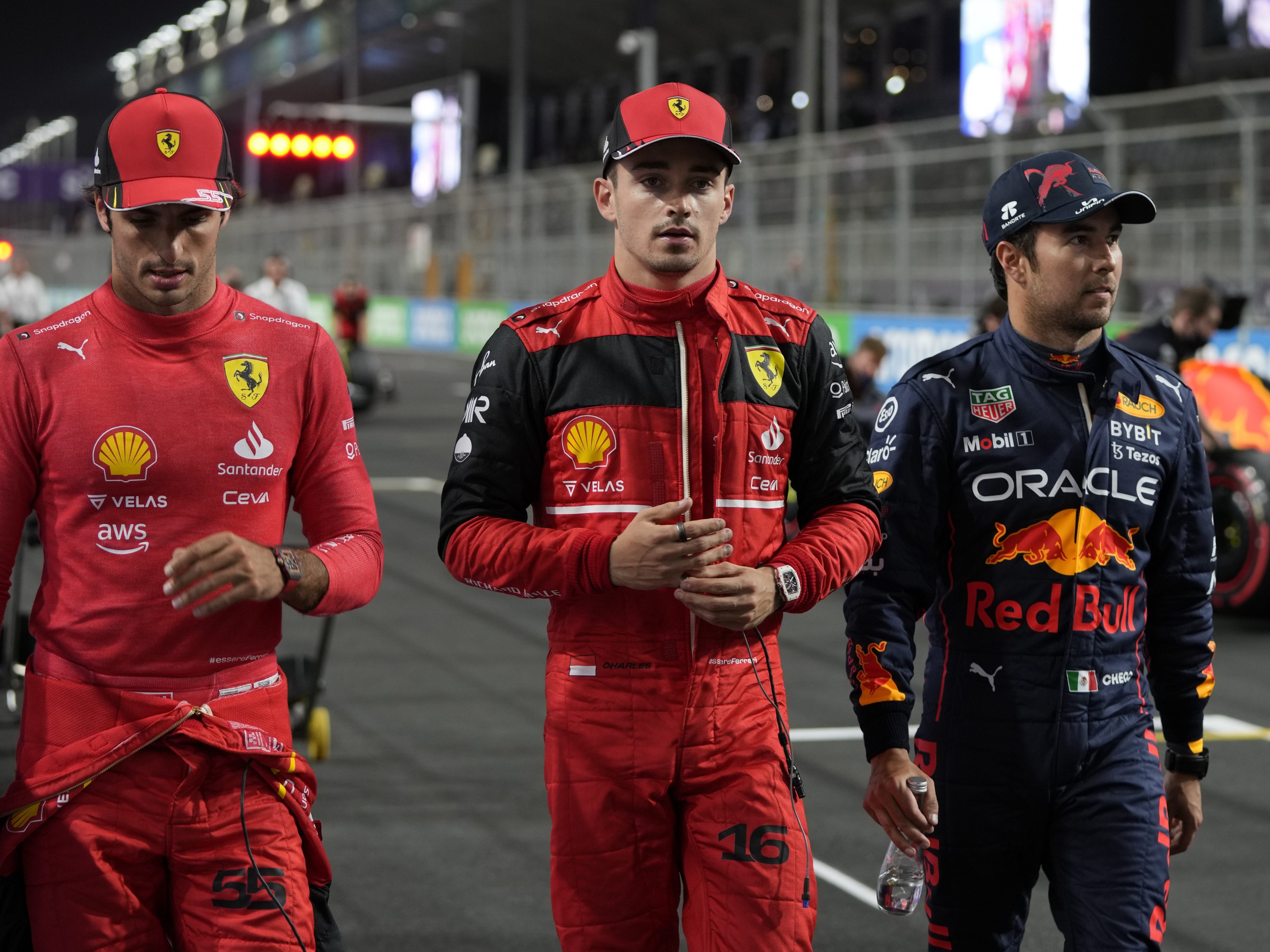 Auch im zweiten Rennen der Saison heißt das Duell Ferrari gegen Red Bull. Auch im zweiten Rennen der Saison heißt das Duell Ferrari gegen Red Bull.