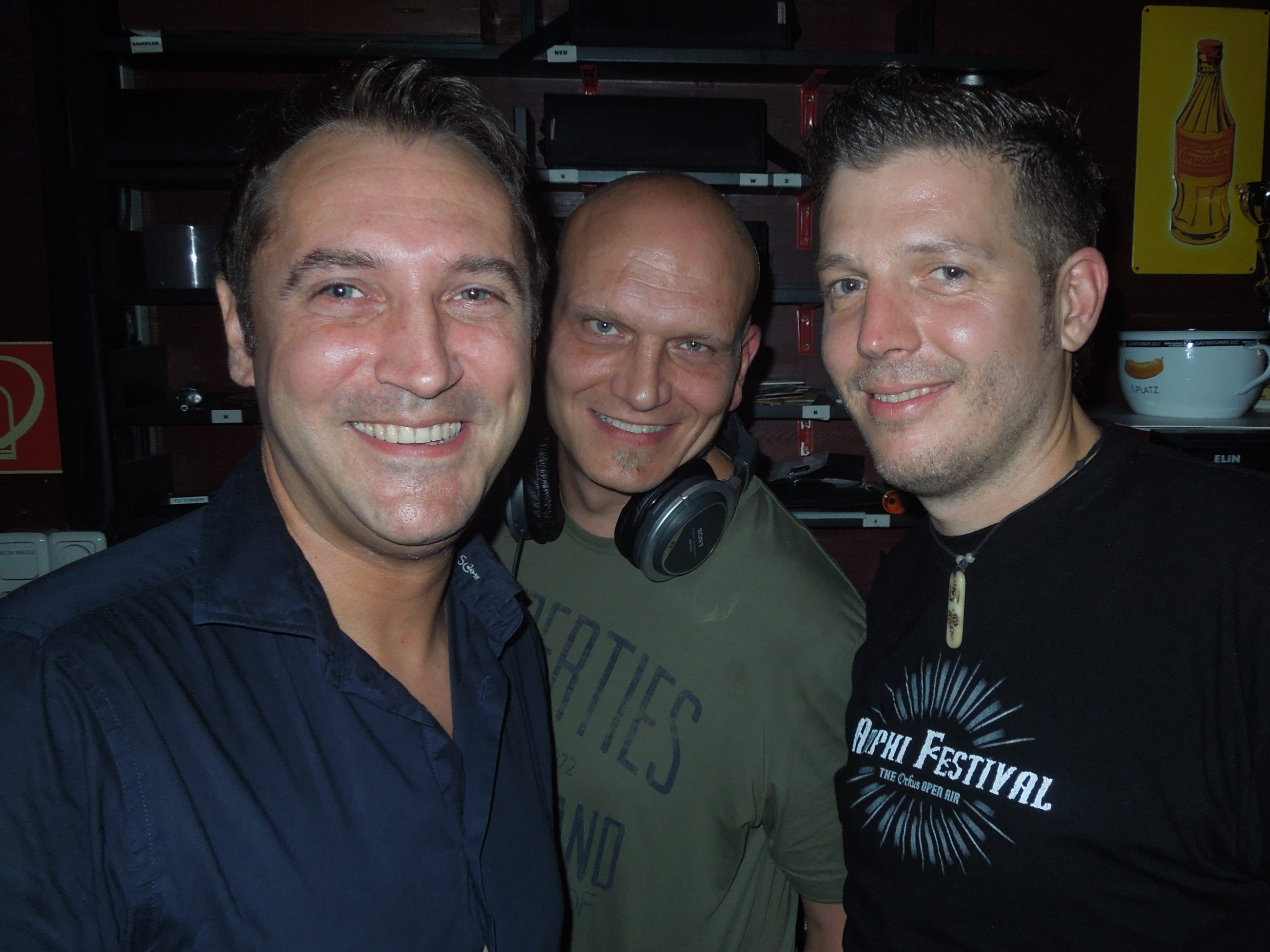 "Endlich wieder zusammen feiern", heißt es für Alex, Mutsch und DJ MC Mode am 2. April bei der 37. Depeche Mode & more Party. "Endlich wieder zusammen feiern", heißt es für Alex, Mutsch und DJ MC Mode am 2. April bei der 37. Depeche Mode & more Party.