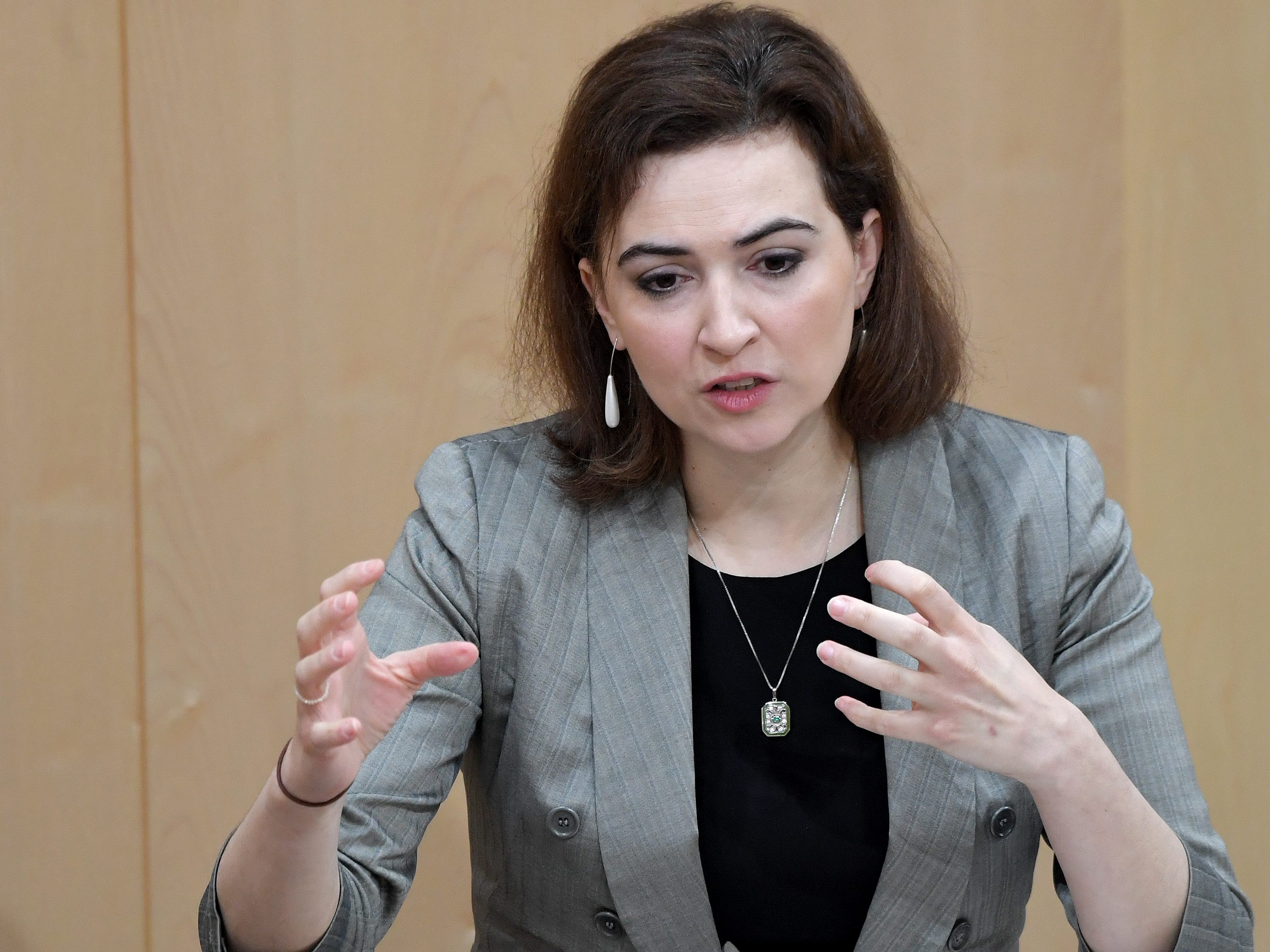 Justizministerin Zadic wird das neue Maklergesetz vorstellen.