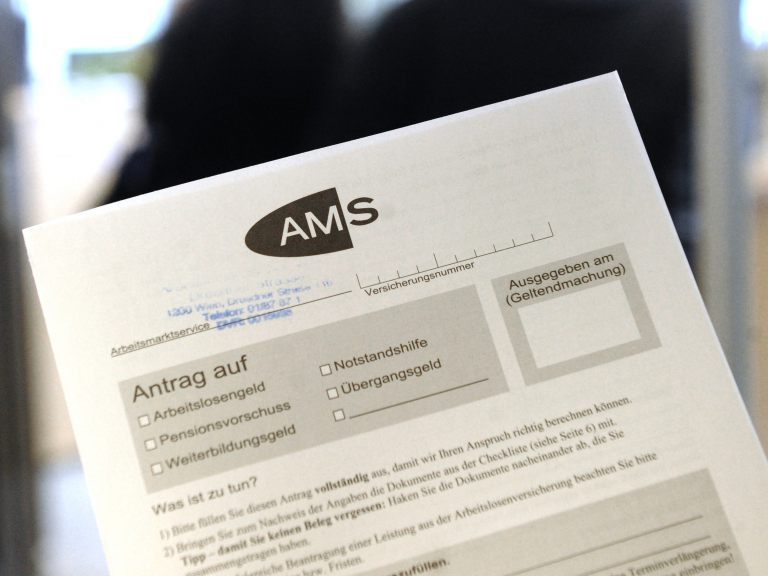 Im Vorjahr waren im Jahresdurchschnitt 283.700 Personen arbeitslos - doch der Arbeitsmarkt befindet sich im Aufschwung Im Vorjahr waren im Jahresdurchschnitt 283.700 Personen arbeitslos - doch der Arbeitsmarkt befindet sich im Aufschwung