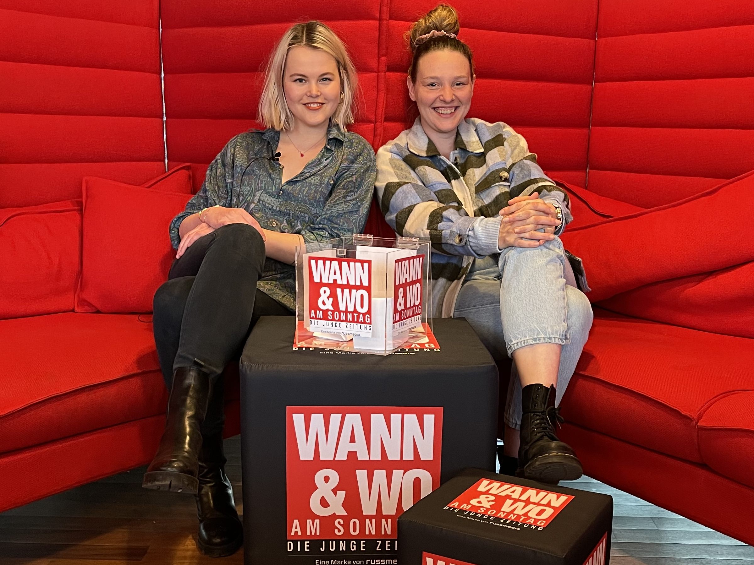 Mona Ida und Lisa Aberer beantworten "Fragen au der Box". Mona Ida und Lisa Aberer beantworten "Fragen au der Box".