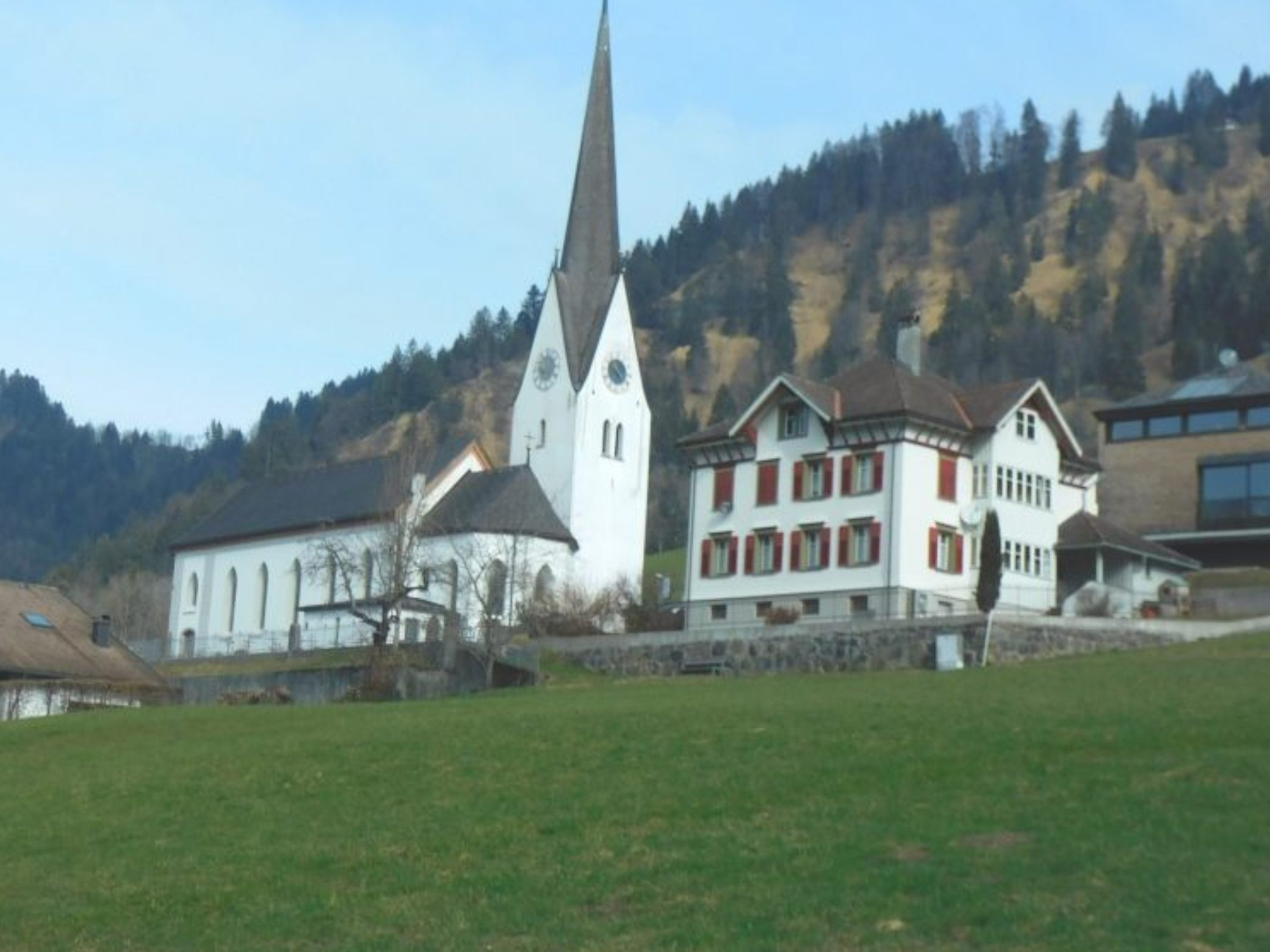 In Laterns werden Investitionen in Bereiche wie Infrastruktur oder Bildung weiterhin Priorität haben In Laterns werden Investitionen in Bereiche wie Infrastruktur oder Bildung weiterhin Priorität haben