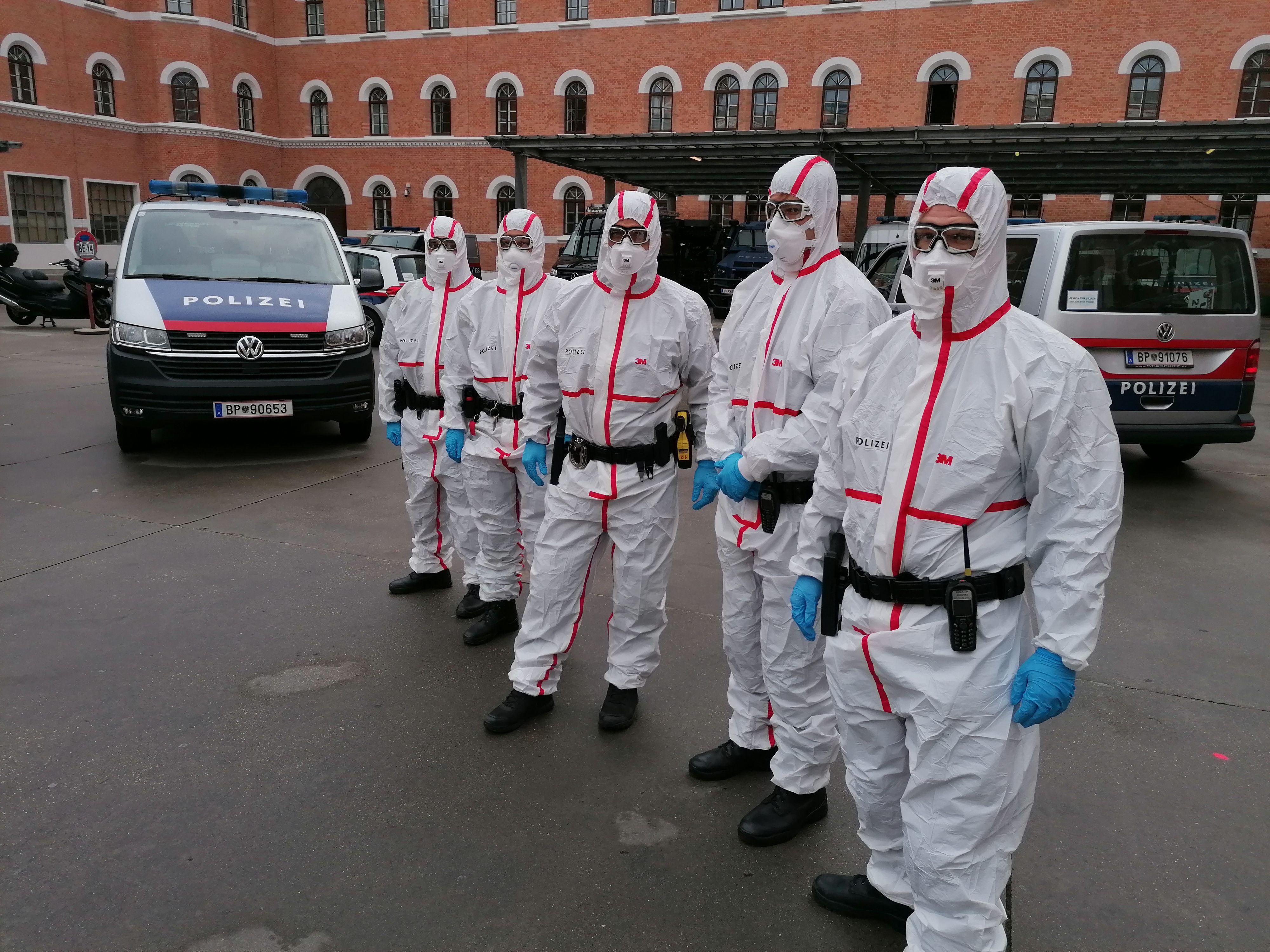 Das Kompetenzteam unterstützt die Wiener Polizei bei Einsätzen mit Corona-Infizierten.