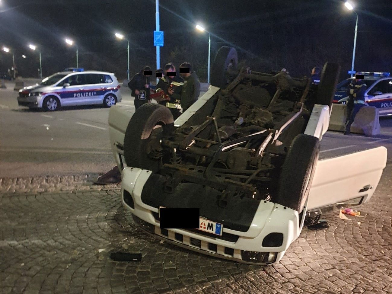 Der Unfallwagen auf der Höhenstraße in Döbling