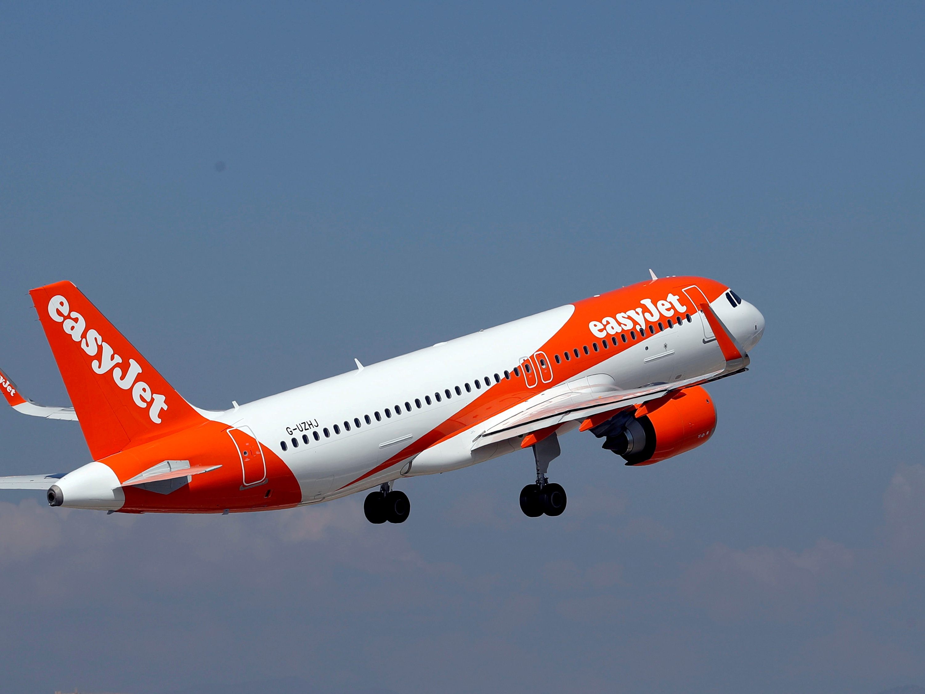 EasyJet: Buchungen ziehen wieder an.