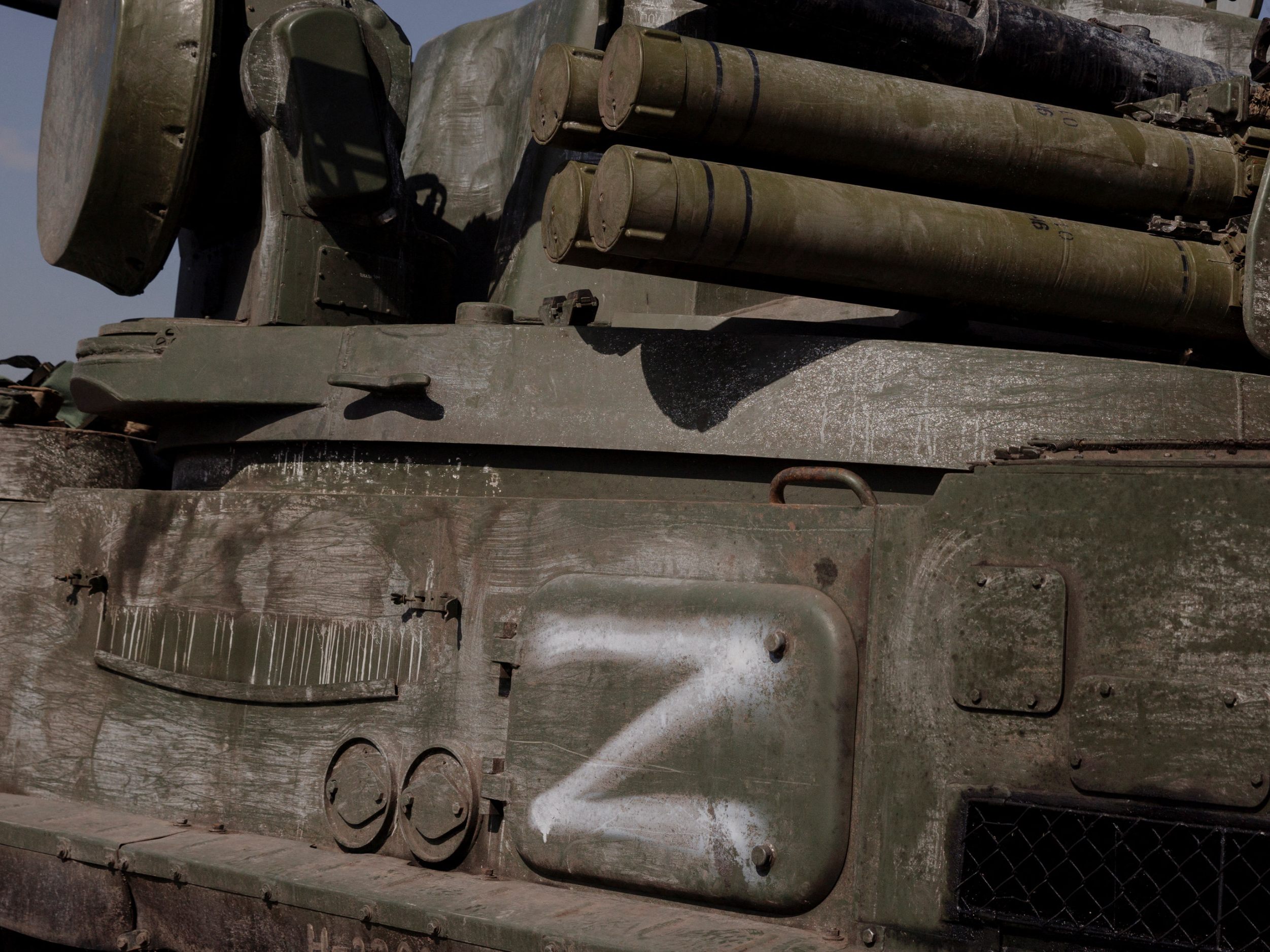Seit dem russischen Einmarsch in die Ukraine war das Z-Symbol auf russischen Panzern und Uniformen zu sehen. Seit dem russischen Einmarsch in die Ukraine war das Z-Symbol auf russischen Panzern und Uniformen zu sehen.