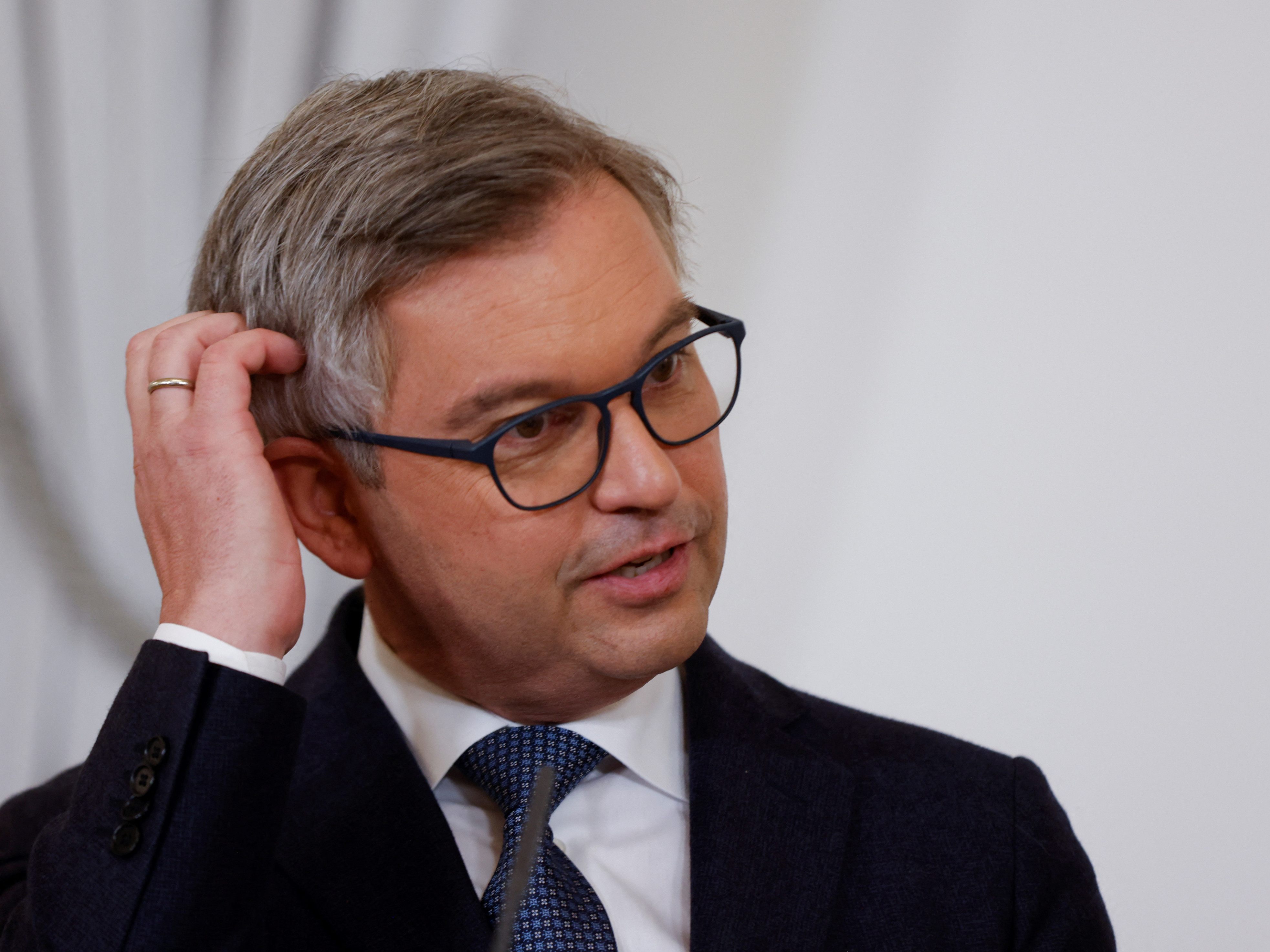 Die Anpassung des Budgets wurde im Ministerrat beschlossen. Die Anpassung des Budgets wurde im Ministerrat beschlossen.