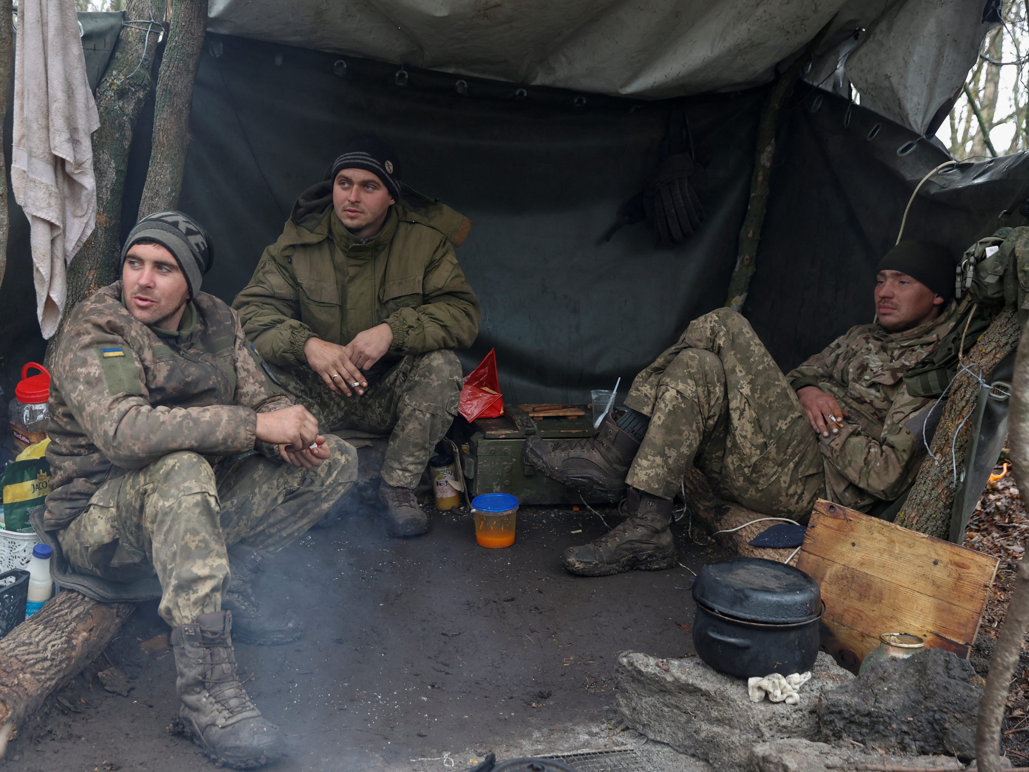 Ukrainische Soldaten in der Nähe der Stadt Charkiw.