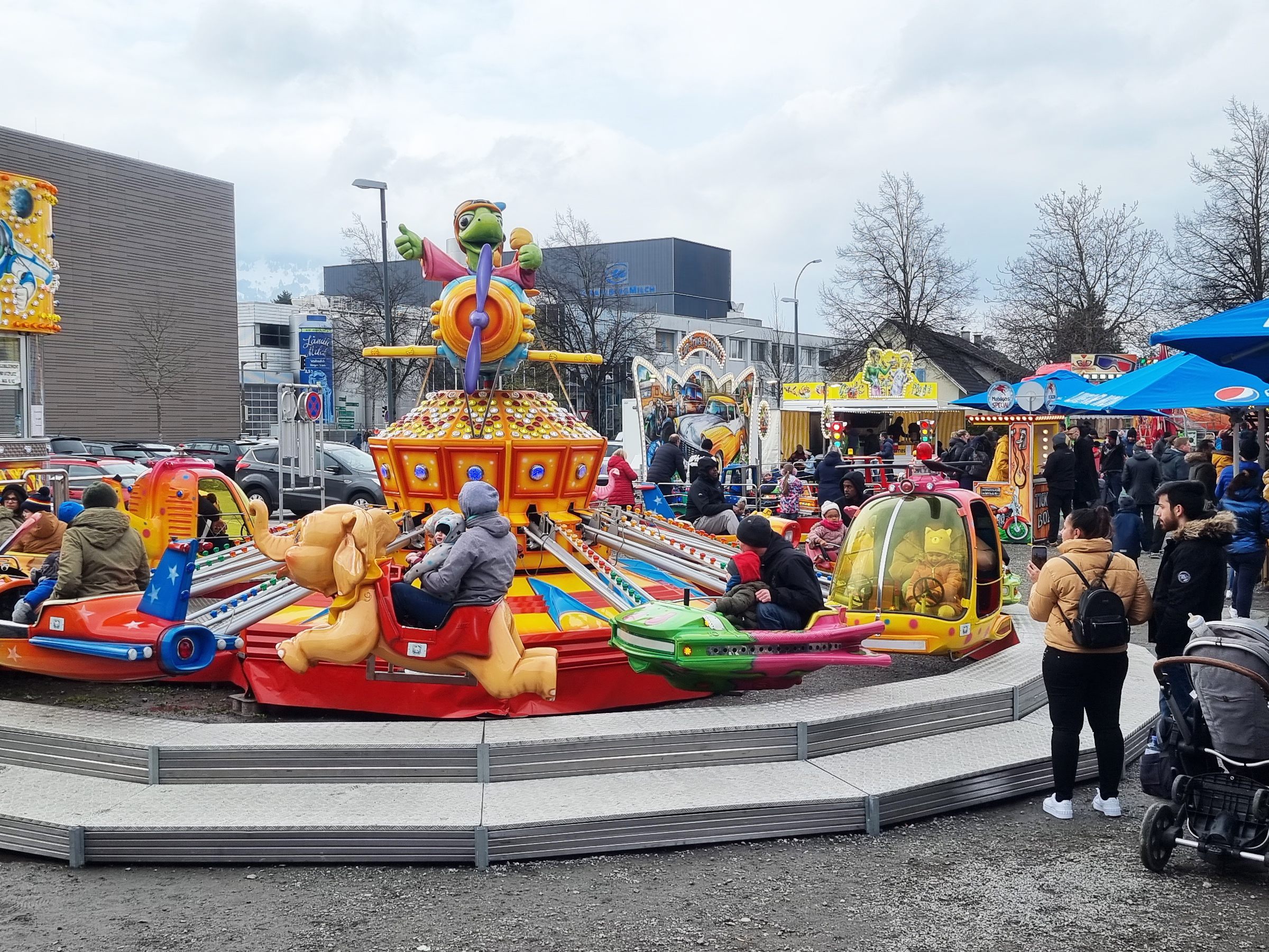 Großer Spaß beim Rummelplatz an der Oberau.