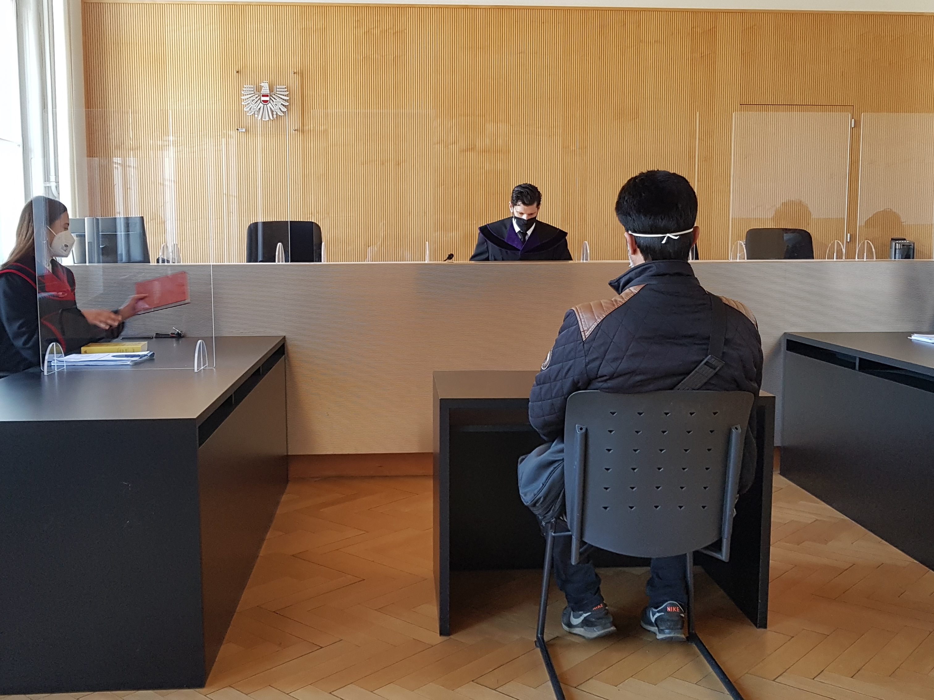 41-Jähriger wollte Landsleuten offenbar zu Weiterreise nach Deutschland verhelfen 41-Jähriger wollte Landsleuten offenbar zu Weiterreise nach Deutschland verhelfen