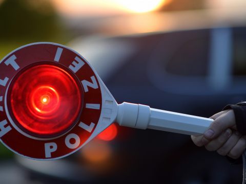 Wilde Verfolungsjagd mit der Polizei auf der A2. Wilde Verfolungsjagd mit der Polizei auf der A2.