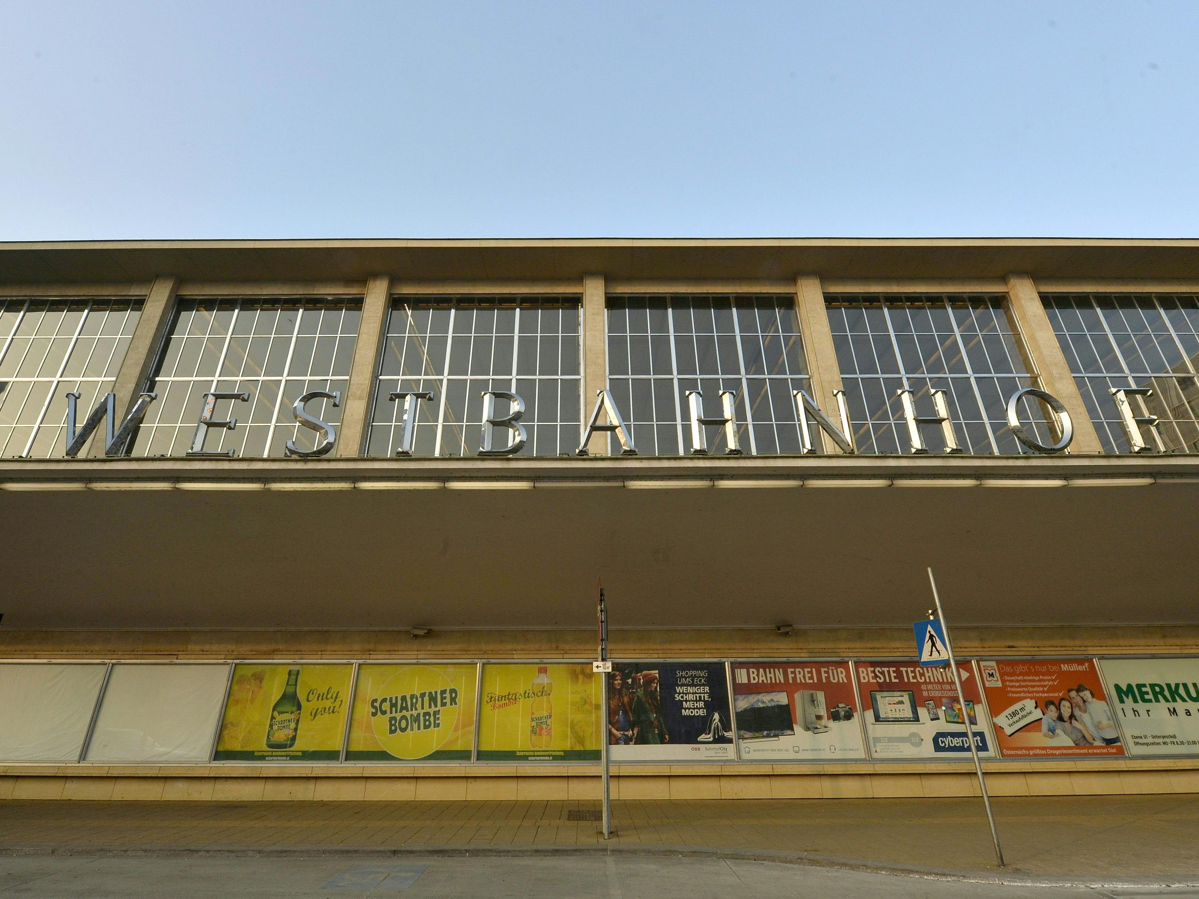 Am Wiener Westbahnhof ist ein 46-Jähriger bei einem Verkehrsunfall verletzt worden Am Wiener Westbahnhof ist ein 46-Jähriger bei einem Verkehrsunfall verletzt worden