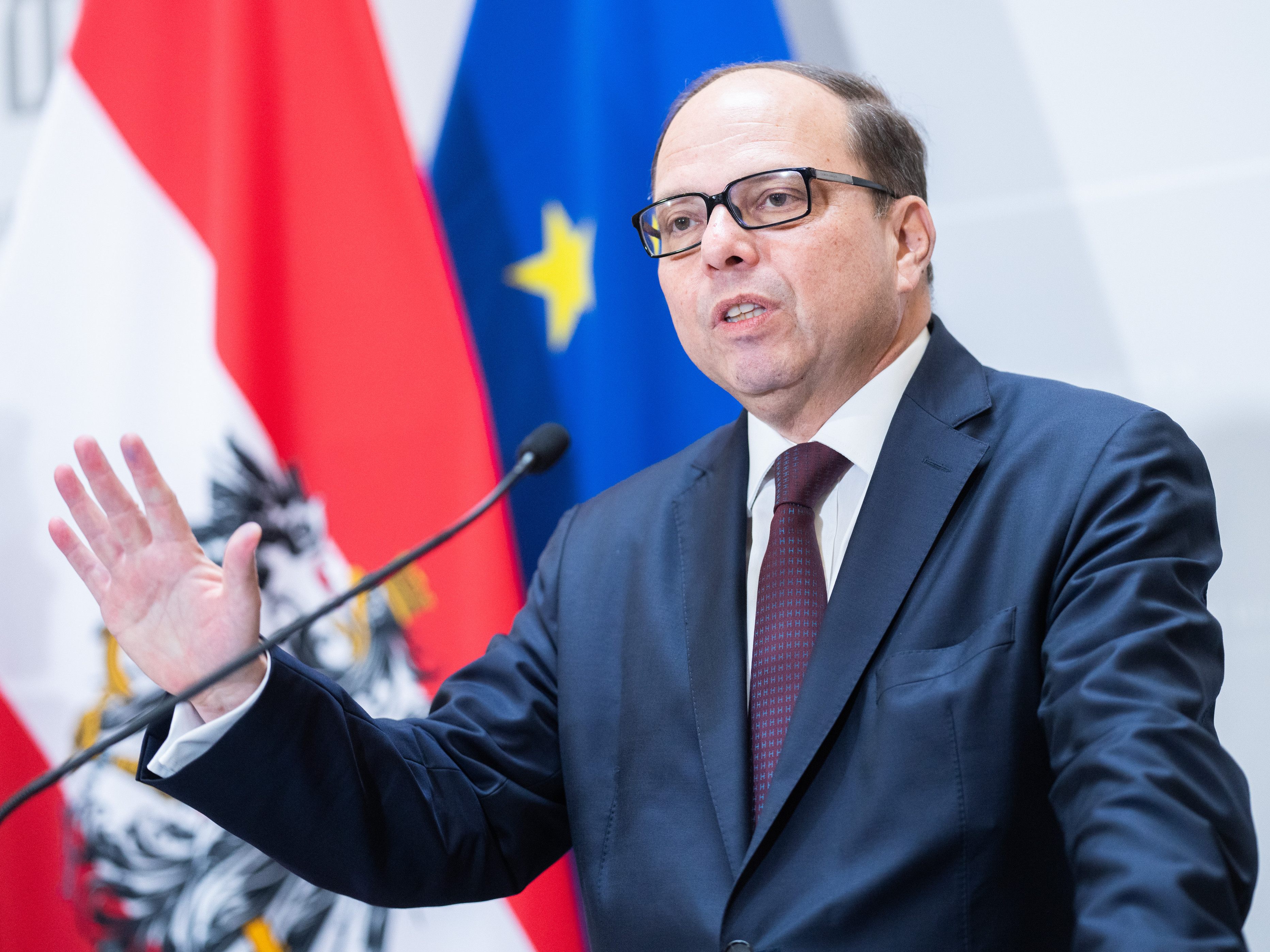 Szekeres-Replik: ÖGK solle eher die Situation der Kassenärzte verbessern, anstatt Wahlärzte abzuschaffen Szekeres-Replik: ÖGK solle eher die Situation der Kassenärzte verbessern, anstatt Wahlärzte abzuschaffen