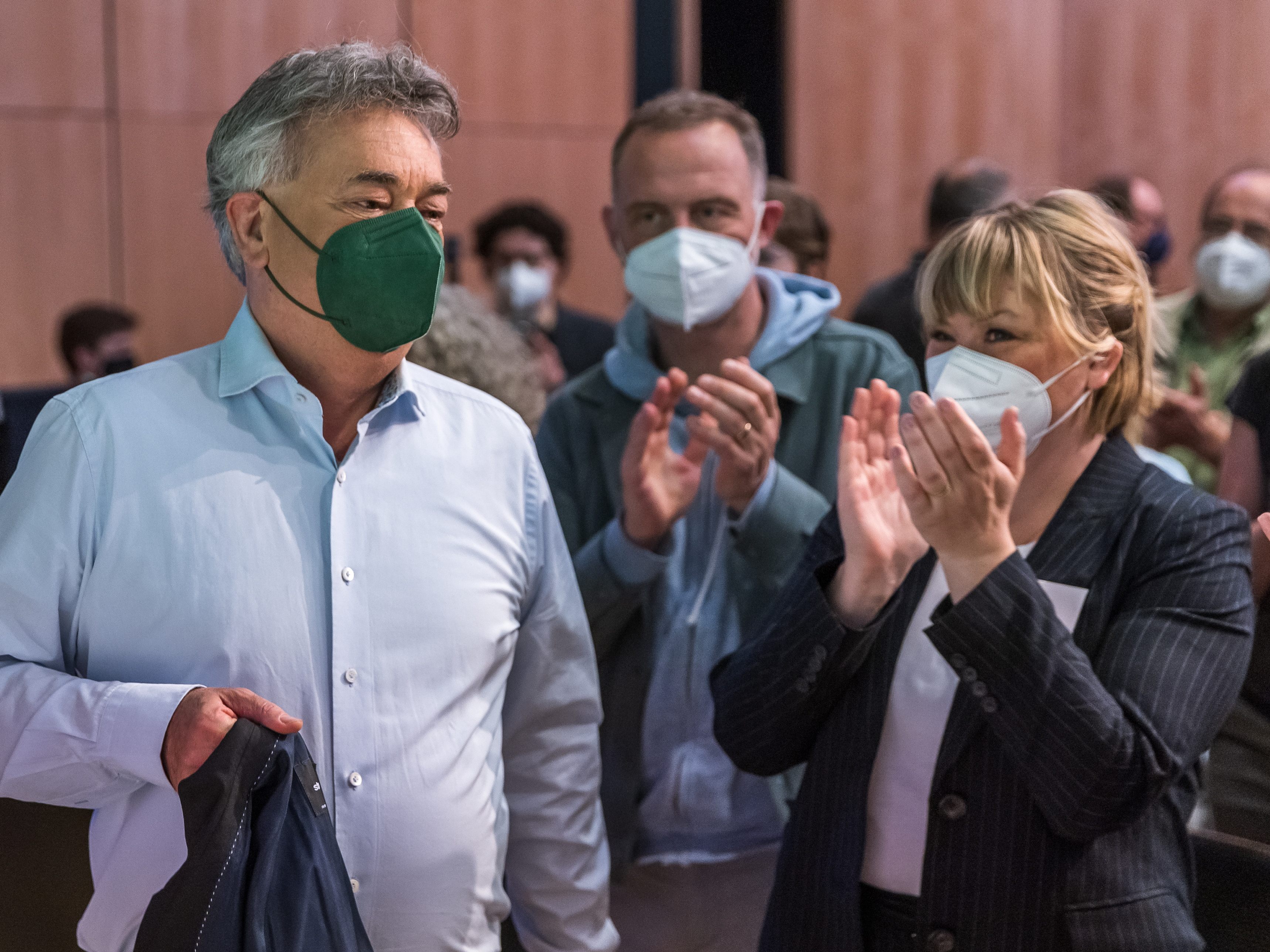 Vizekanzler Kogler wurde mit 96,4 Prozent als Grünen-Chef wiedergewählt Vizekanzler Kogler wurde mit 96,4 Prozent als Grünen-Chef wiedergewählt