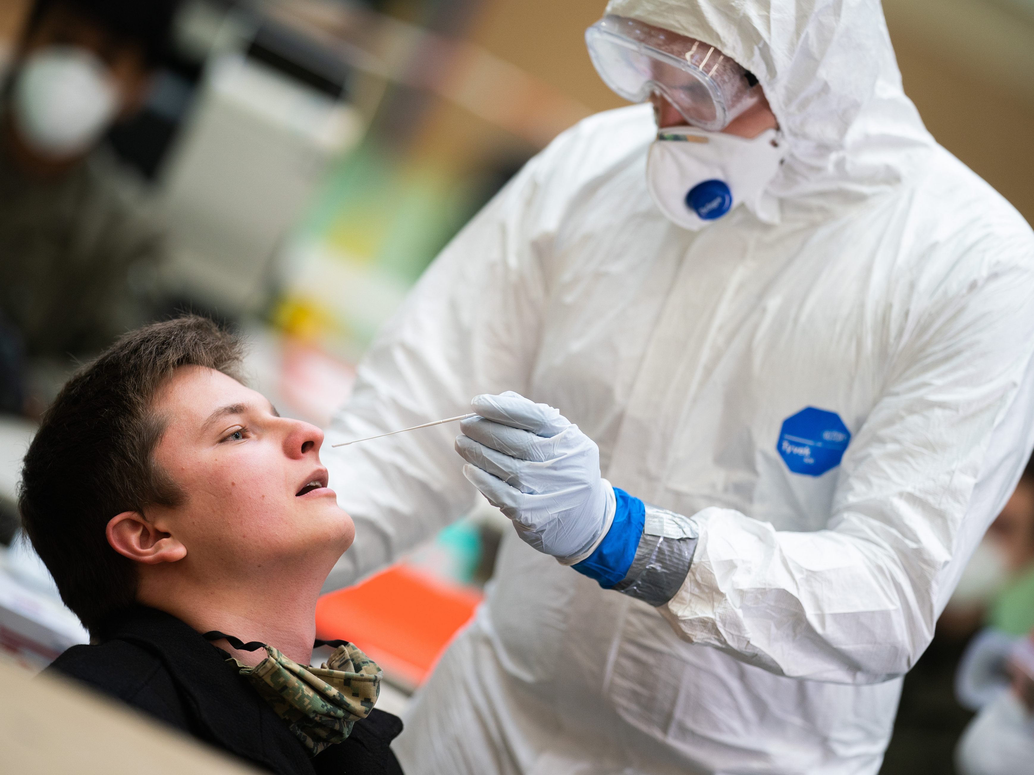 Laut dem deutschen Paul-Ehrlich-Institut spüren Antigentests die Corona-Variante Omikron ausreichend gut auf.