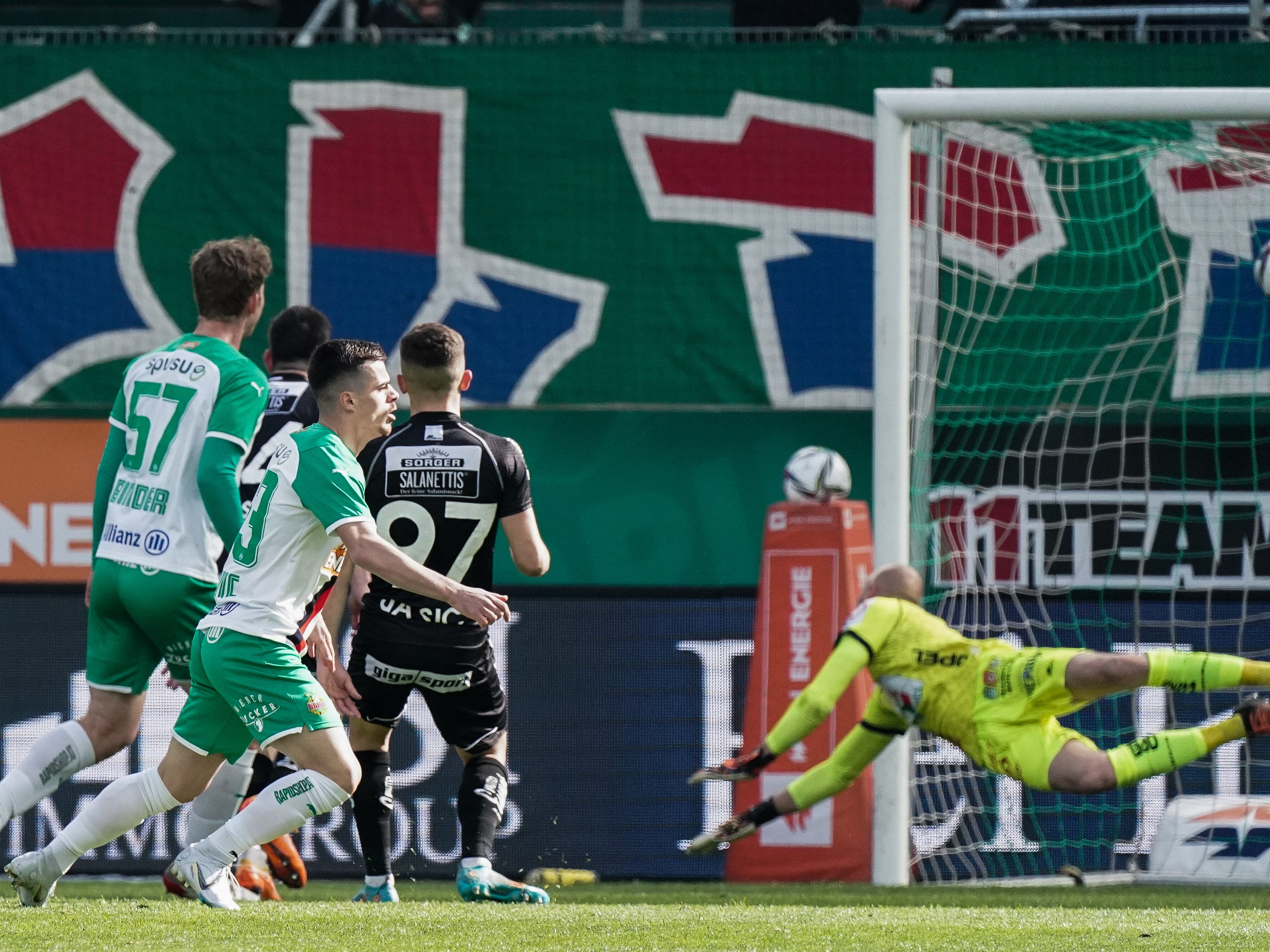 Dragoljub Savic schoss im April für Rapid Wien das Siegestor gegen den WAC. Sein Vertrag wurde verlängert.