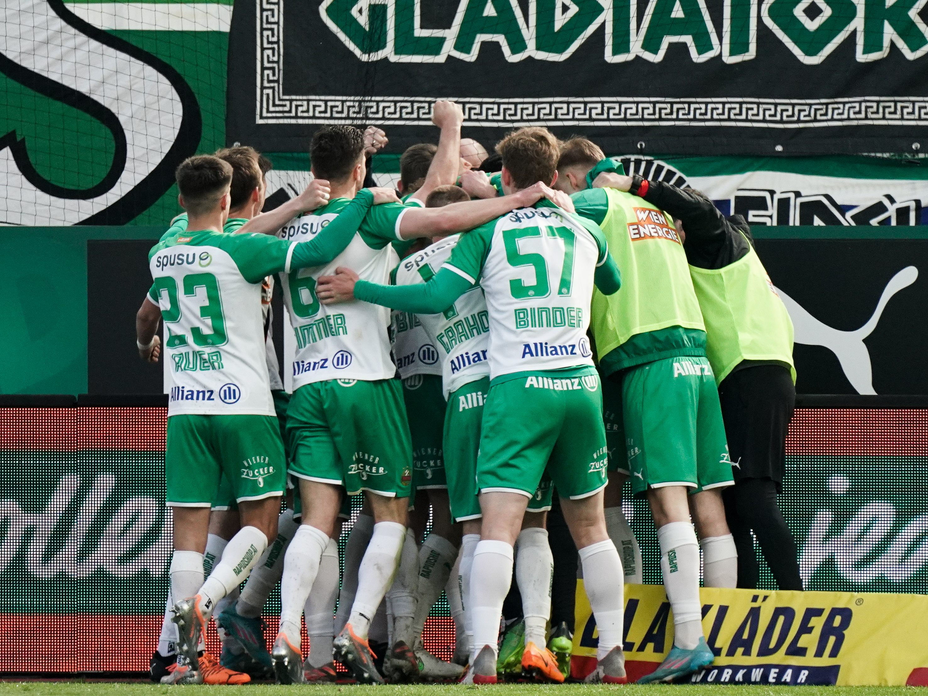 Rapid Wien gelang in der Fußball-Bundesliga ein Heimsieg gegen den WAC. Hier gibt es Stimmen zum Spiel. Rapid Wien gelang in der Fußball-Bundesliga ein Heimsieg gegen den WAC. Hier gibt es Stimmen zum Spiel.