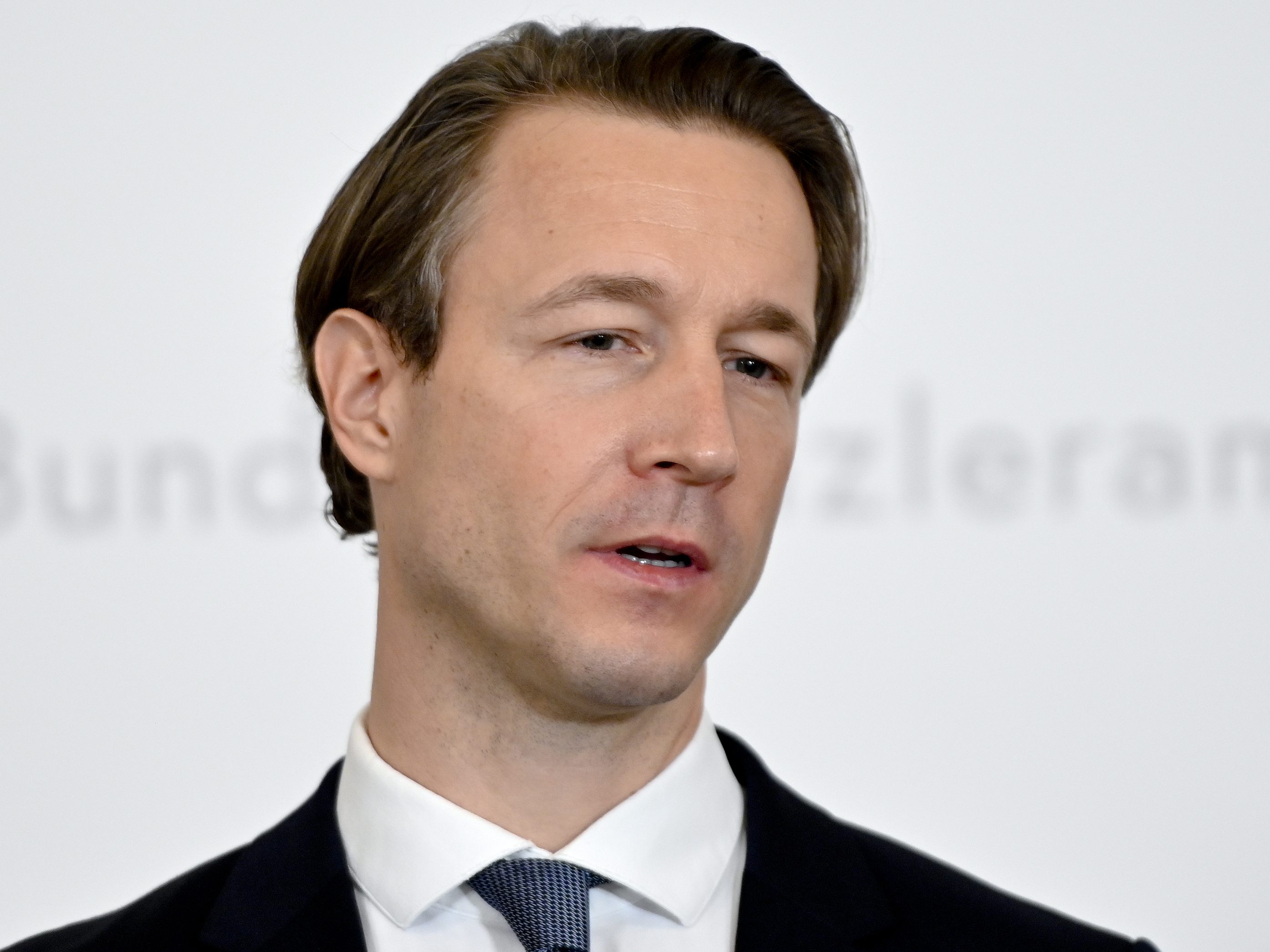 Die Ermittlungen gegen Ex-Finanzminister Blümel werden eingestellt. Die Ermittlungen gegen Ex-Finanzminister Blümel werden eingestellt.