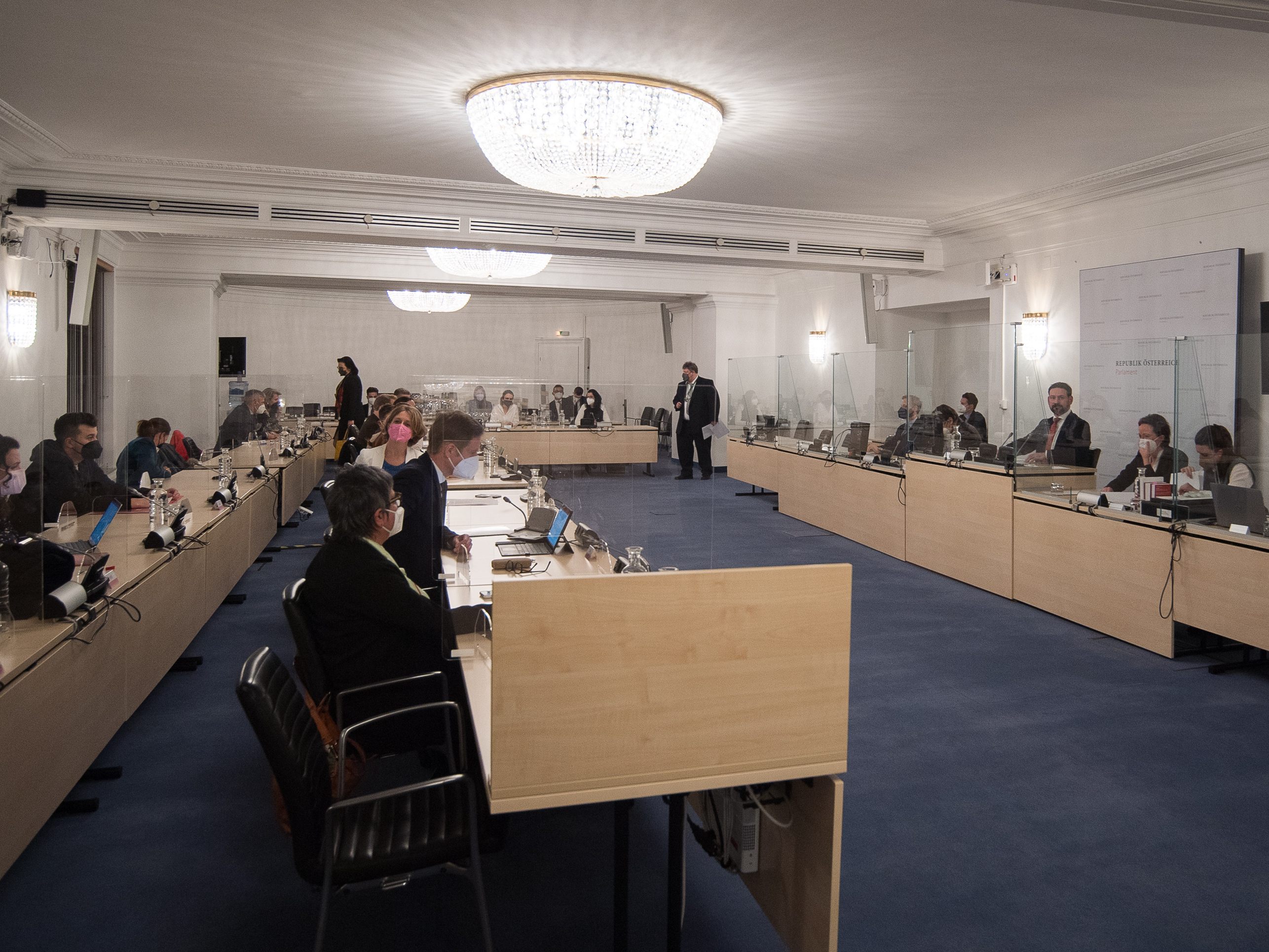 Der ÖVP-U-Ausschuss beschäftigt sich einmal mehr mit Behördenzwists und Einflussnahmen auf die Ermittlungen.