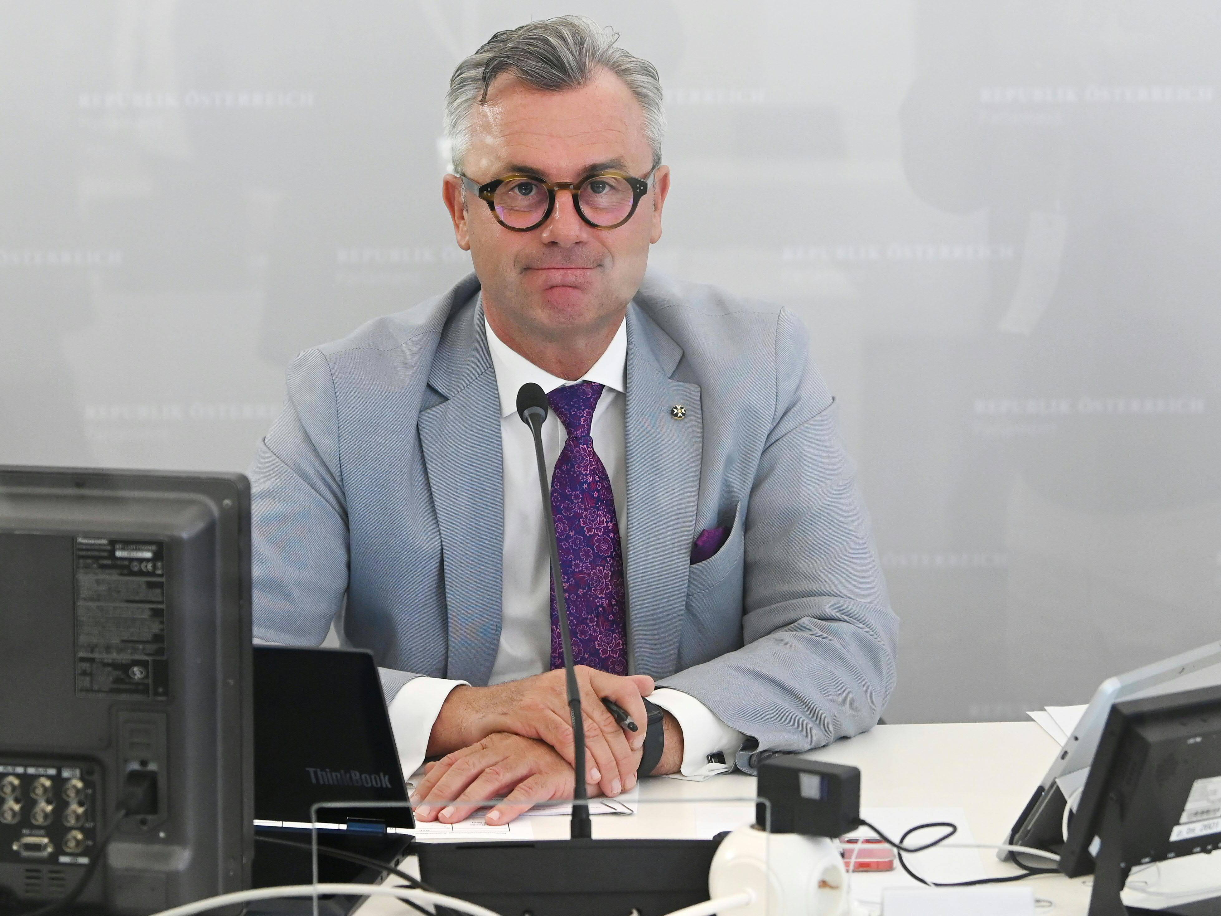 Der dritte Nationalratspräsident Hofer will eine Beugestrafe gegen Ex-Finanzminister Schelling wegen verweigerter Antwort einbringen