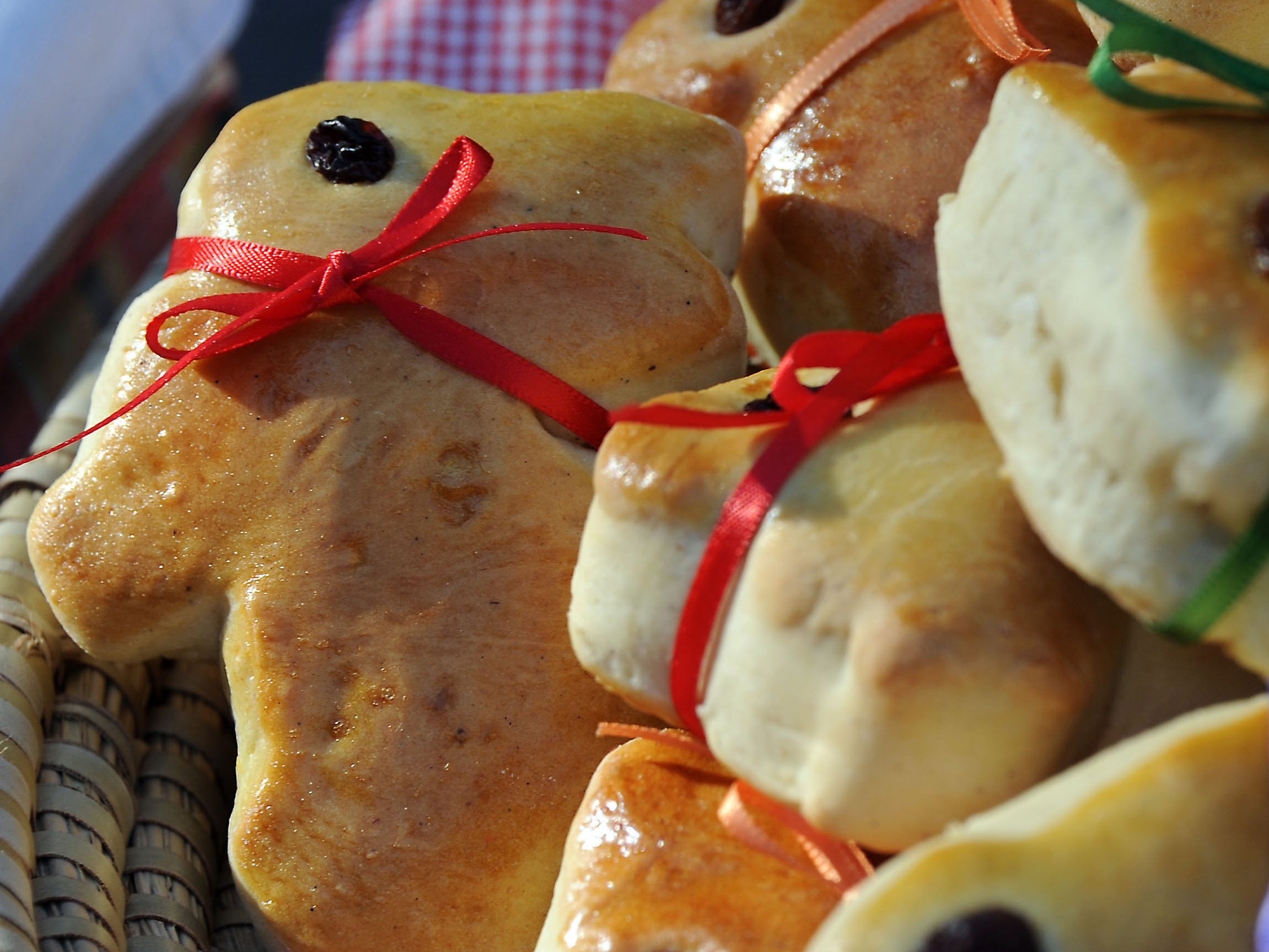 Neben dem Hefezopf sind auch Osterpinzen traditionelles Ostergebäck.