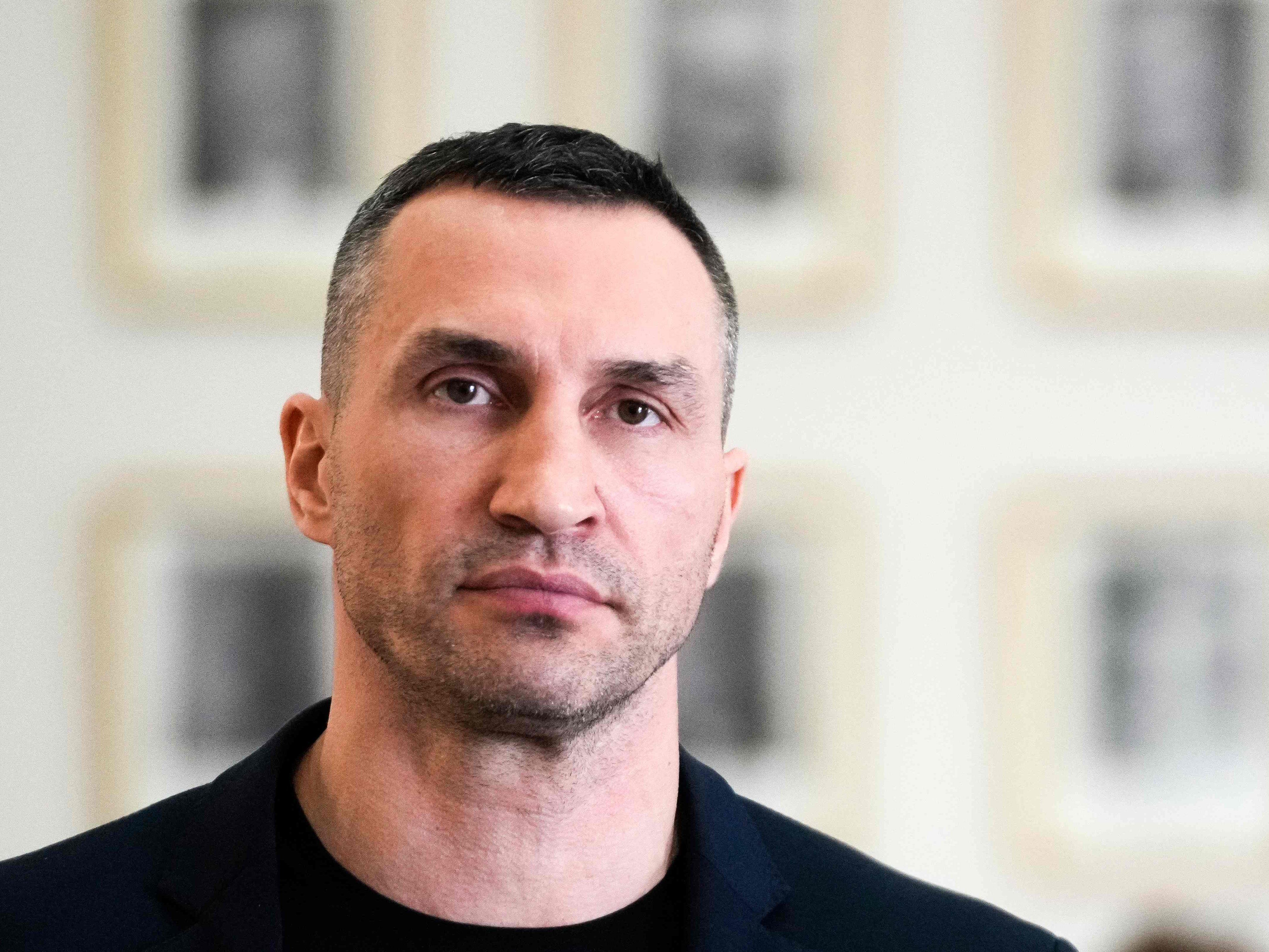 Ex-Box-Weltmeister Wladimir Klitschko appeliert an Deutschland: "Wir brauchen mehr Waffen". Ex-Box-Weltmeister Wladimir Klitschko appeliert an Deutschland: "Wir brauchen mehr Waffen".