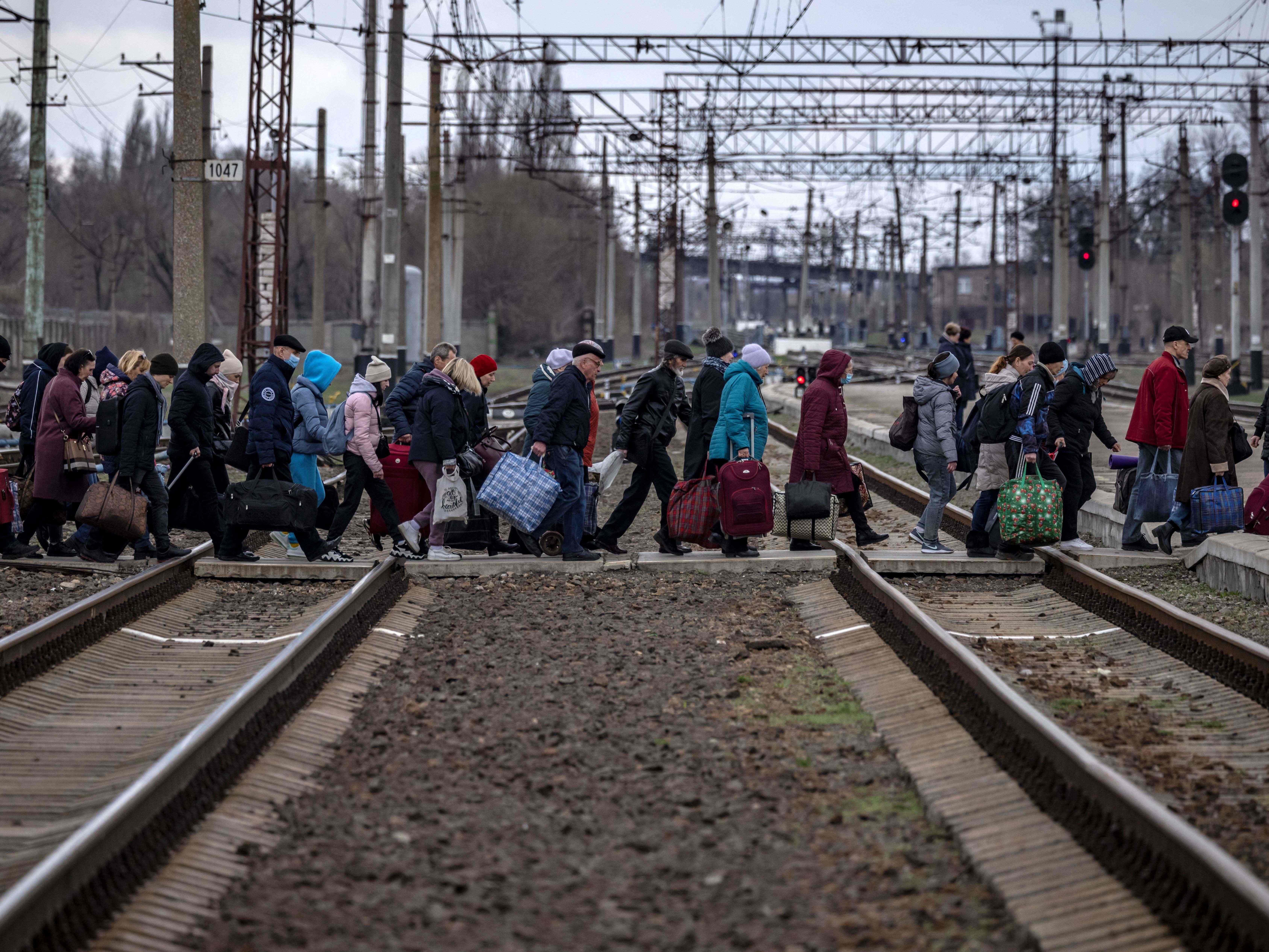 Bei einem Angriff auf den Bahnhof von Kramatorsk sollen Menschen gestorben sein. Im Bild zu sehen: Ein Kramatorsker Bahnhof am 4. April. Bei einem Angriff auf den Bahnhof von Kramatorsk sollen Menschen gestorben sein. Im Bild zu sehen: Ein Kramatorsker Bahnhof am 4. April.