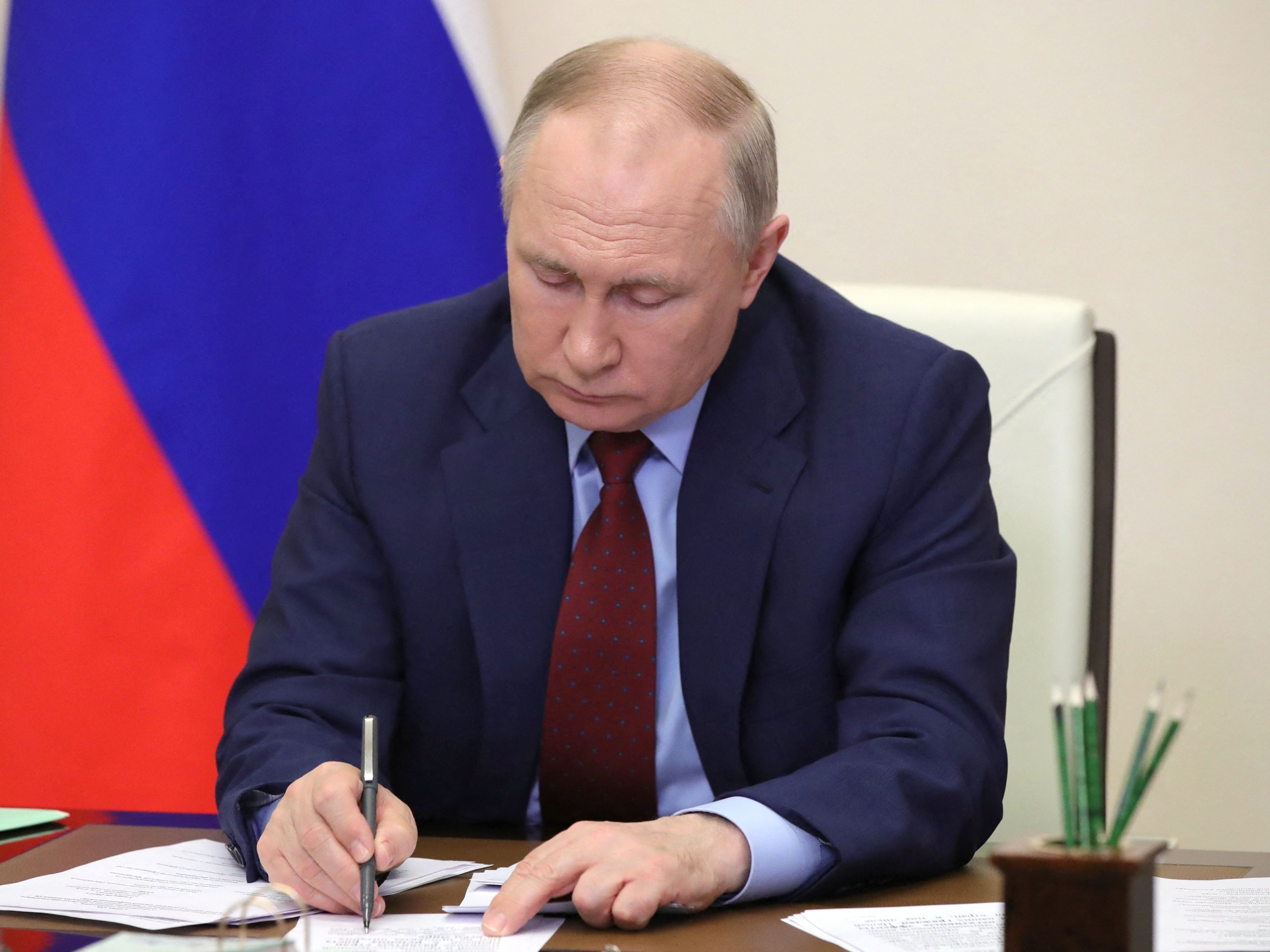 Putin droht den Europäern.