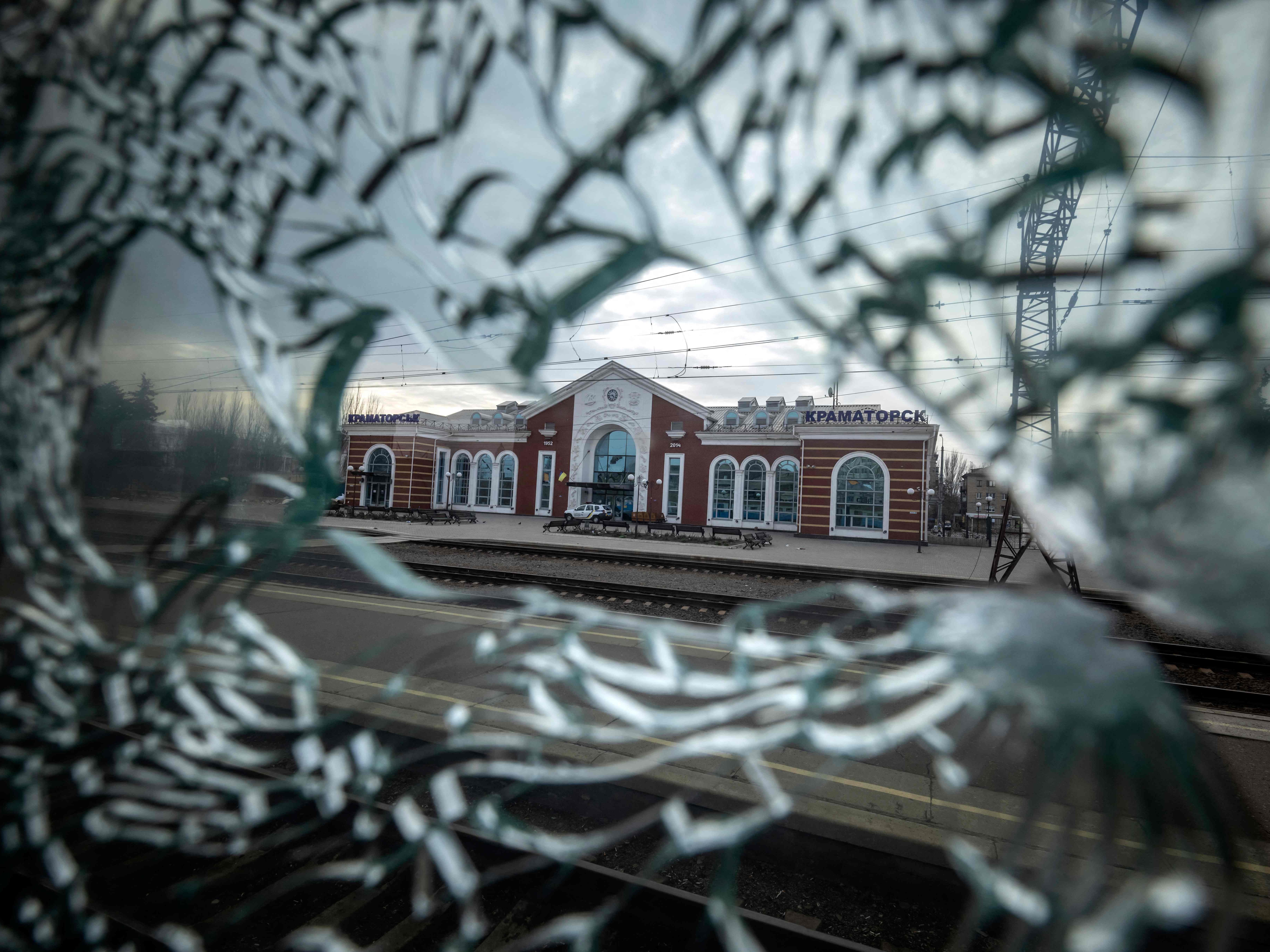 Die EU verurteilt den brutalen Angriff durch Russland auf den Bahnhof von Kramatorsk. Die EU verurteilt den brutalen Angriff durch Russland auf den Bahnhof von Kramatorsk.