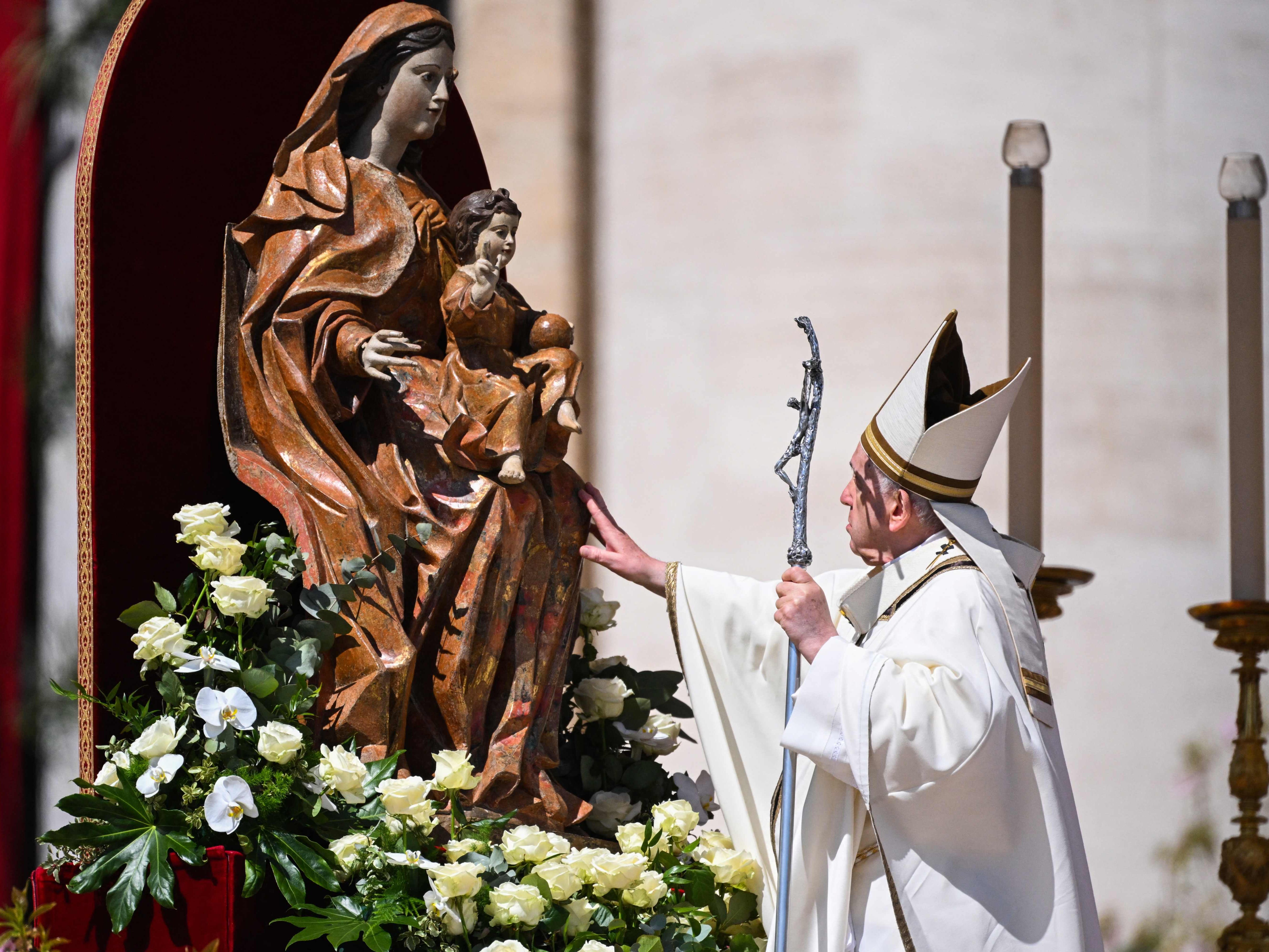 Papst Franziskus feierte Ostermesse auf dem Petersplatz in Rom. Papst Franziskus feierte Ostermesse auf dem Petersplatz in Rom.
