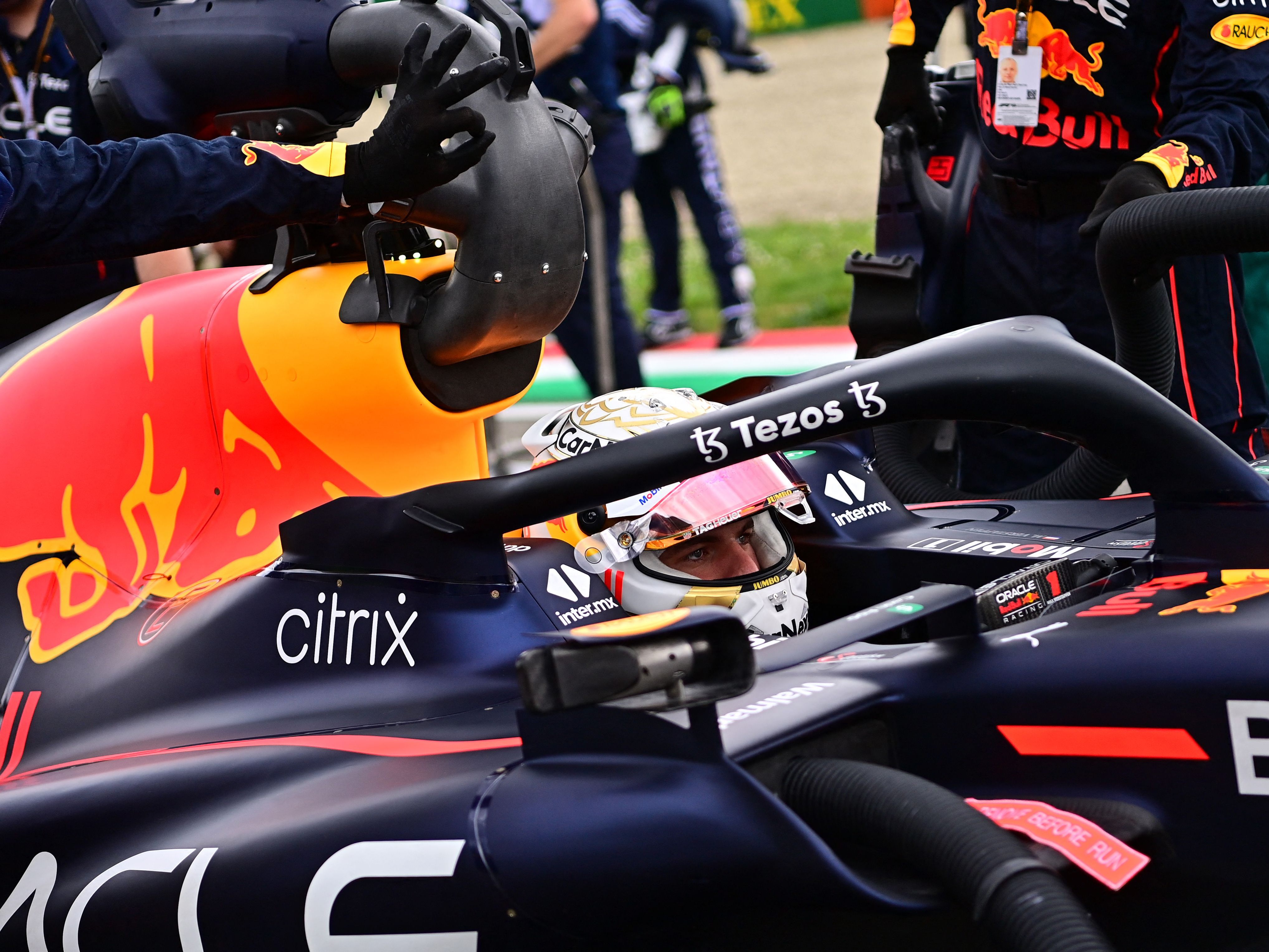 Max Verstappen hat das Sprintrennen in Imola gewonnen, Max Verstappen hat das Sprintrennen in Imola gewonnen,