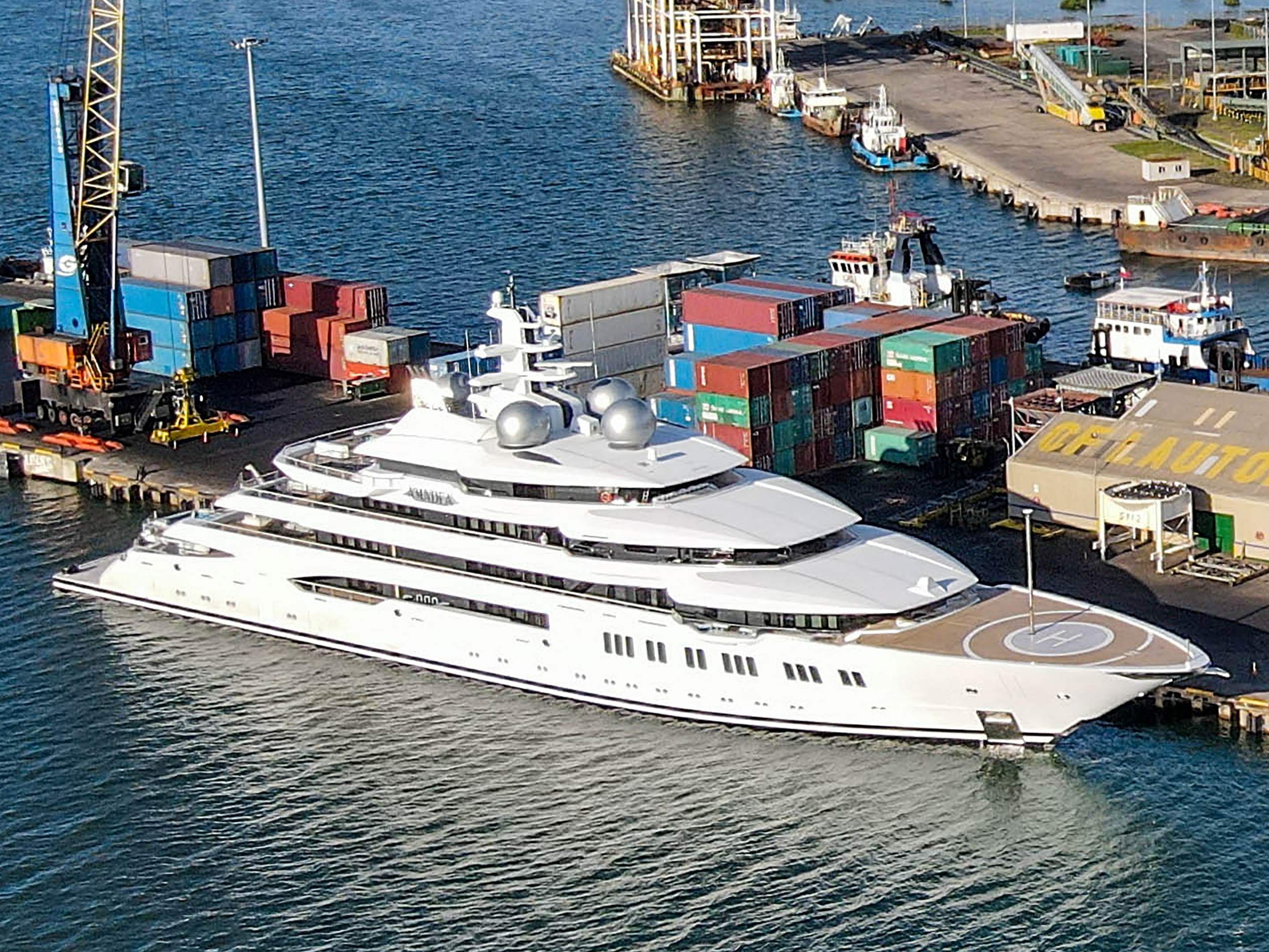 Luxusschiff "Amadea" wird russischem Tycoon Suleiman Kerimow zugeschrieben. Luxusschiff "Amadea" wird russischem Tycoon Suleiman Kerimow zugeschrieben.