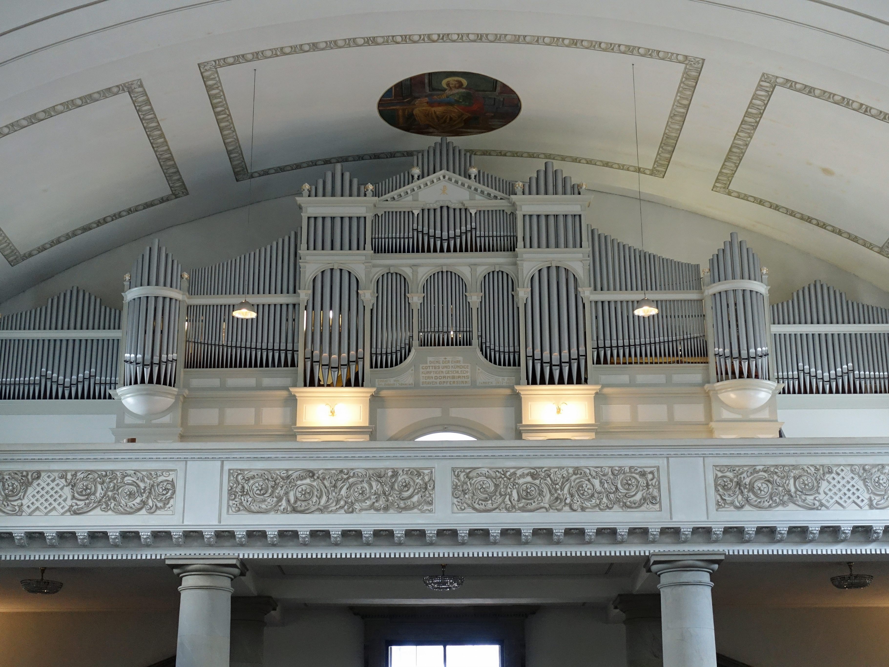 Programme von Klassik über Jazz bis zu Orgeltänzen, Walzern und Opern-Ouvertüren lassen die berühmte Behmann-Orgel erklingen. Programme von Klassik über Jazz bis zu Orgeltänzen, Walzern und Opern-Ouvertüren lassen die berühmte Behmann-Orgel erklingen.