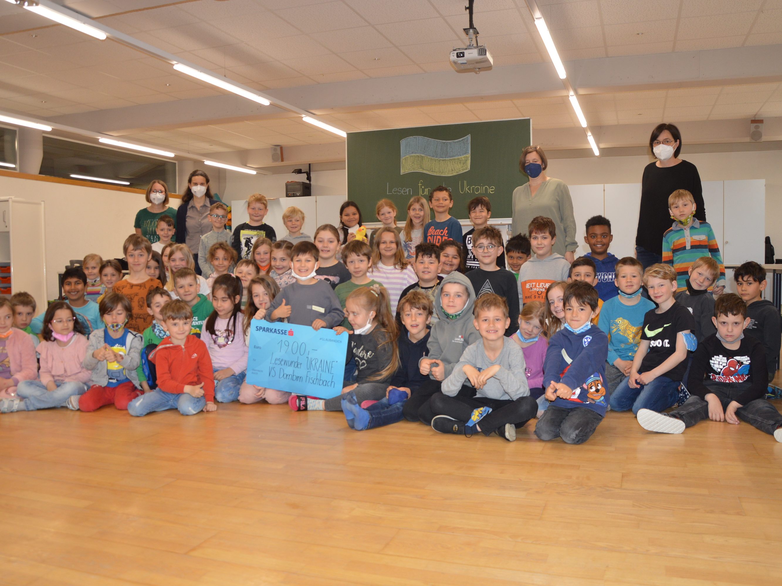Die Volksschule Dornbirn Fischbach zeigt viel Herz für Menschen in und aus der Ukraine.