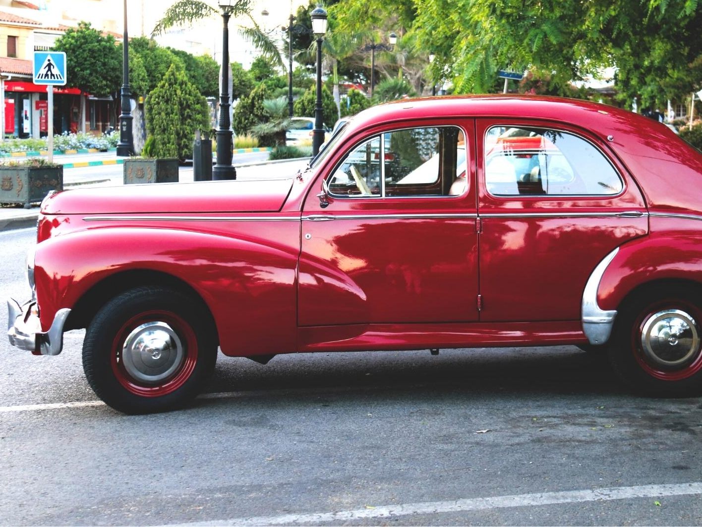 Aufgrund seiner Geschichte als internationale Handelsmetropole sind in Kairo viele Automobilklassiker zu finden. Aufgrund seiner Geschichte als internationale Handelsmetropole sind in Kairo viele Automobilklassiker zu finden.