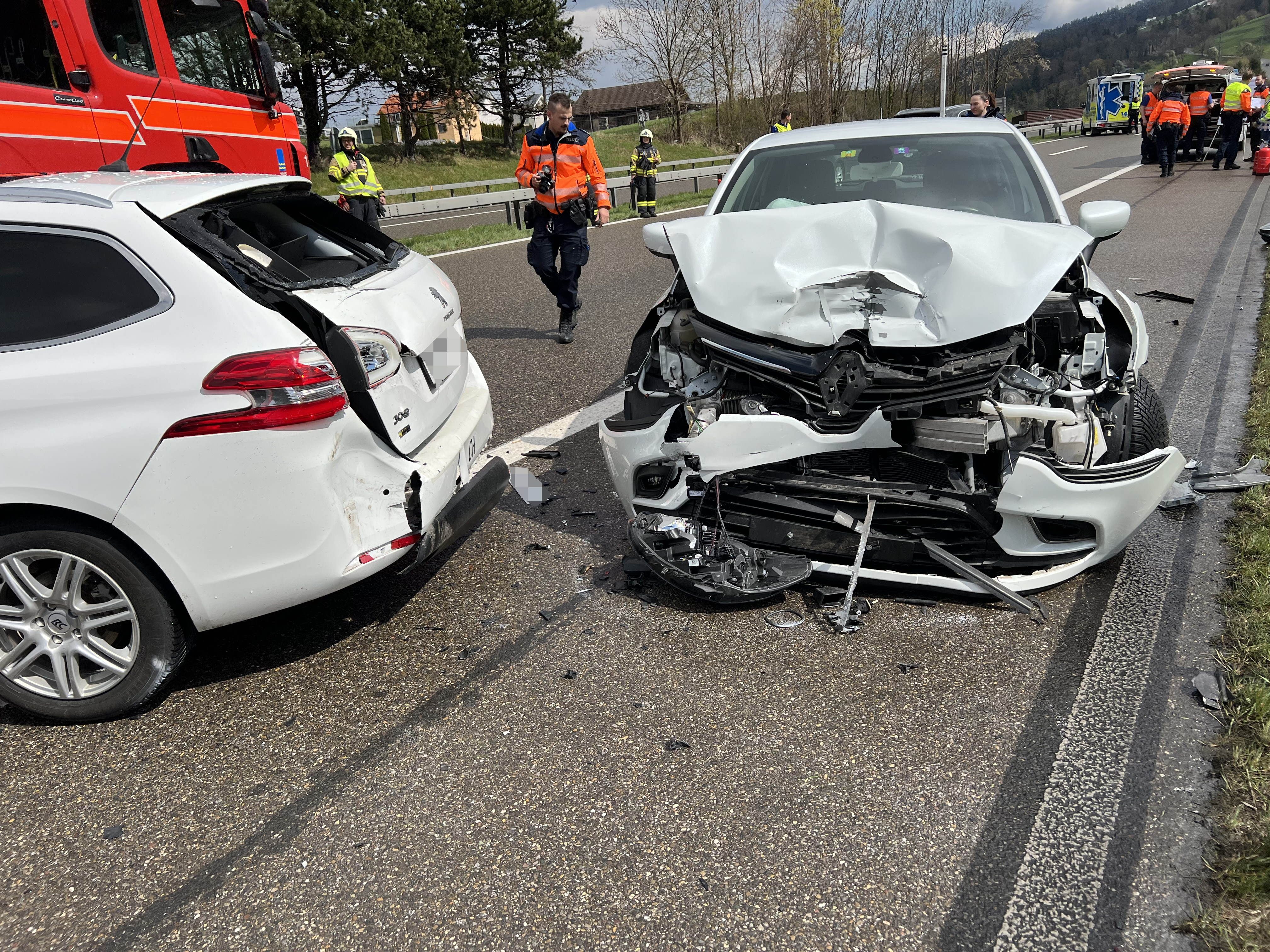 Insgesamt zehn Personen wurden verletzt.