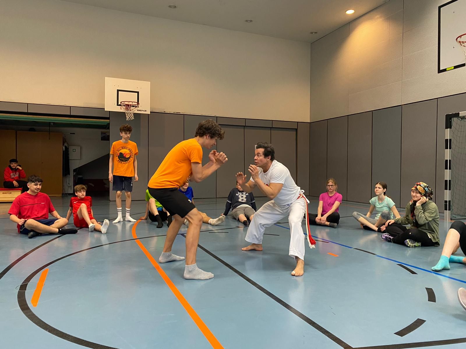 Die Kids waren beim Capoeira-Workshop eifrig bei der Sache.