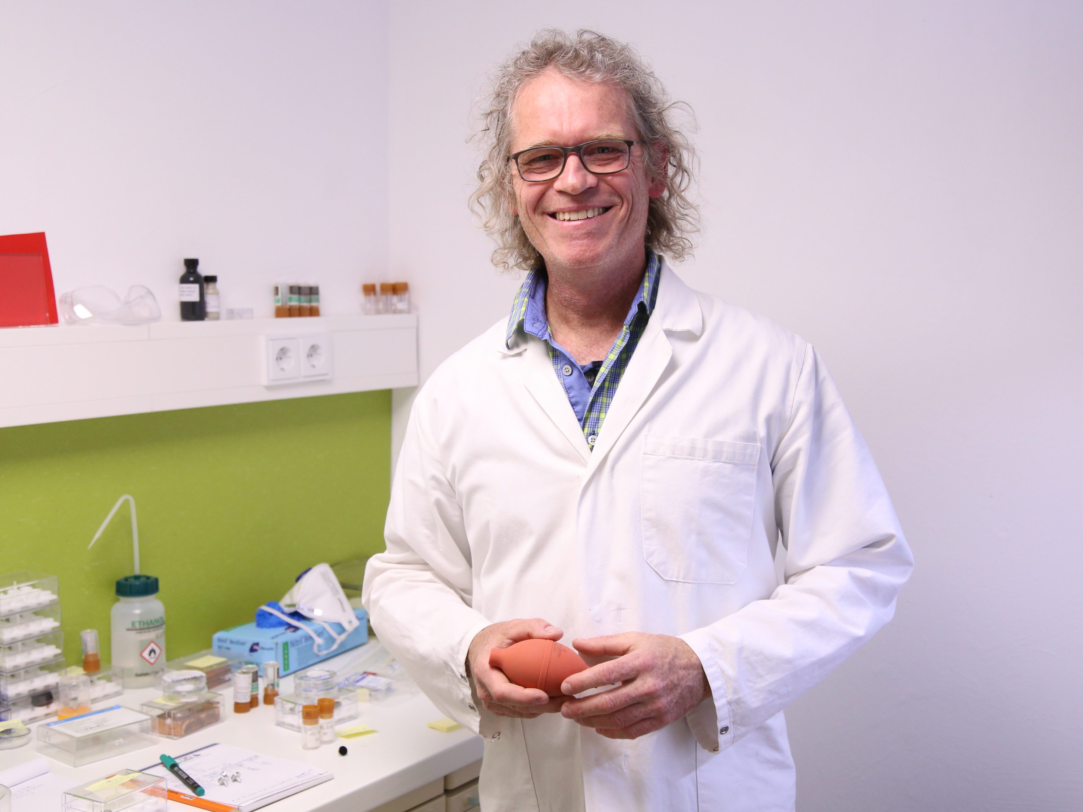 Robert Kruse in seinem Labor in Gisingen.