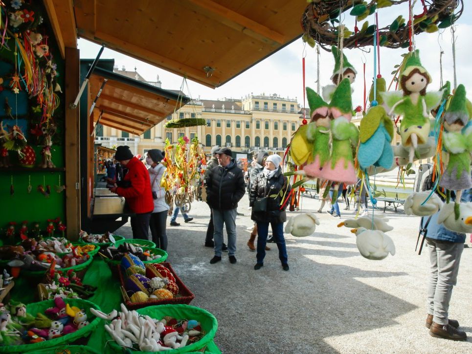 Von Kälte keine Spur: Der Ostermarkt Schloss Schönbrunn findet wieder statt und unterstützt Kinder und Familien aus der Ukraine