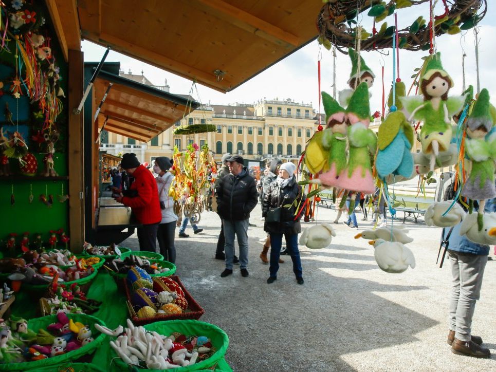 Von Kälte keine Spur: Der Ostermarkt Schloss Schönbrunn findet wieder statt und unterstützt Kinder und Familien aus der Ukraine