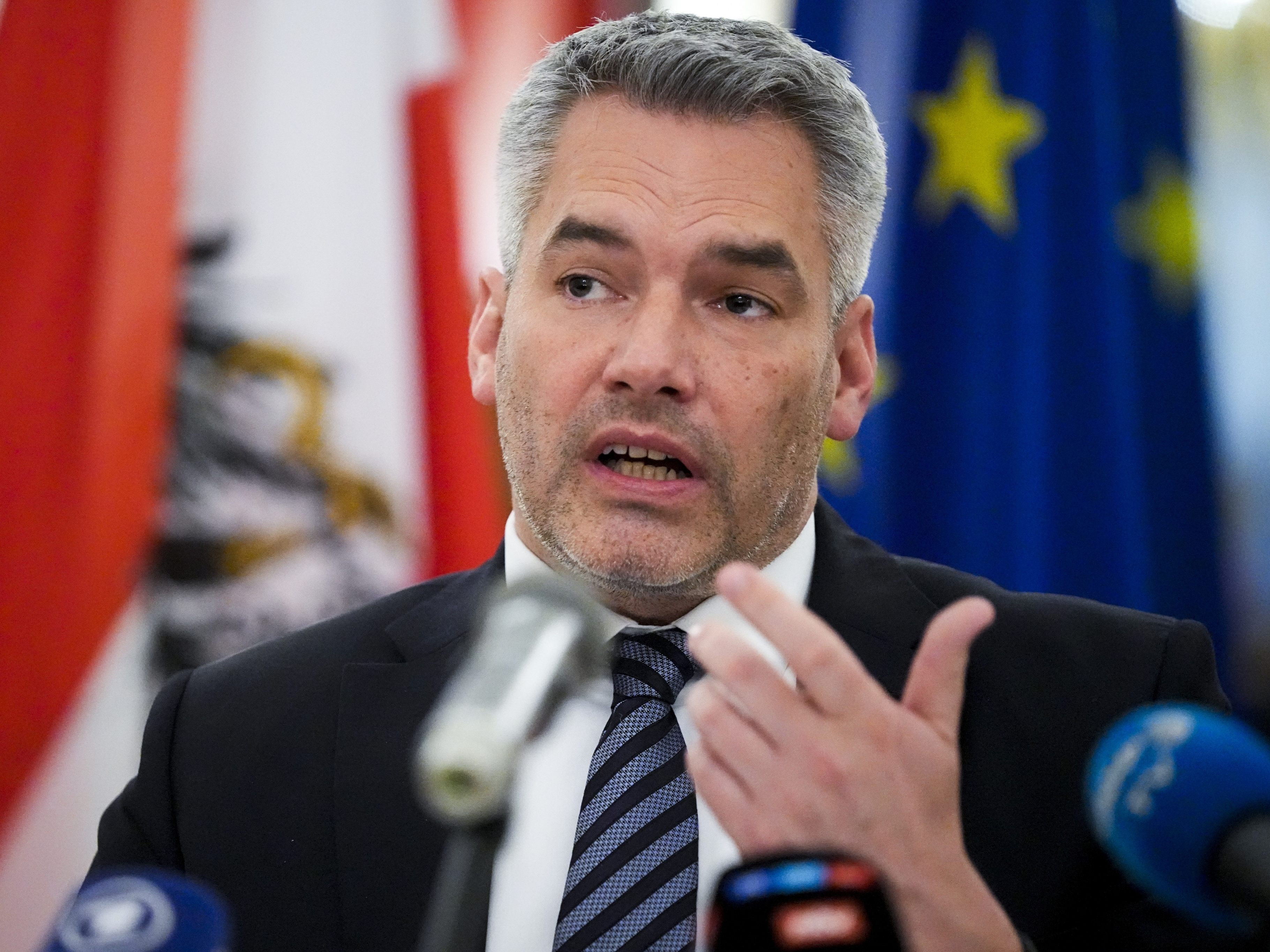 FPÖ-Blickwinkel auf Nehammers Putin-Besuch: Kanzler machte sich zur "Lachnummer". FPÖ-Blickwinkel auf Nehammers Putin-Besuch: Kanzler machte sich zur "Lachnummer".