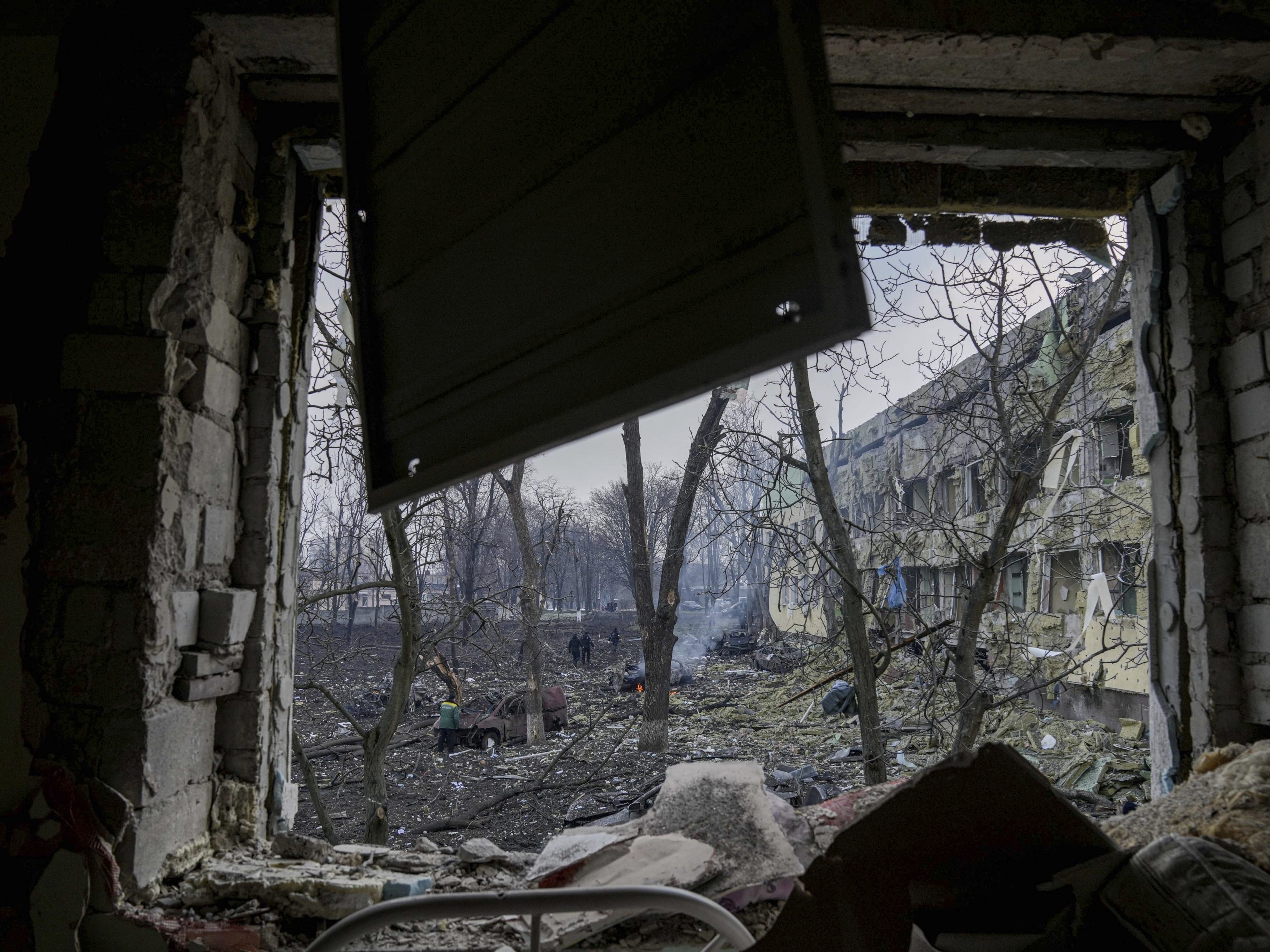 Das Foto vom 9. März zeigt Mariupol in der Ukraine. Am Samstag wurden für die Bevölkerung in umkämpften Städten Fluchtkorridore geschaffen.